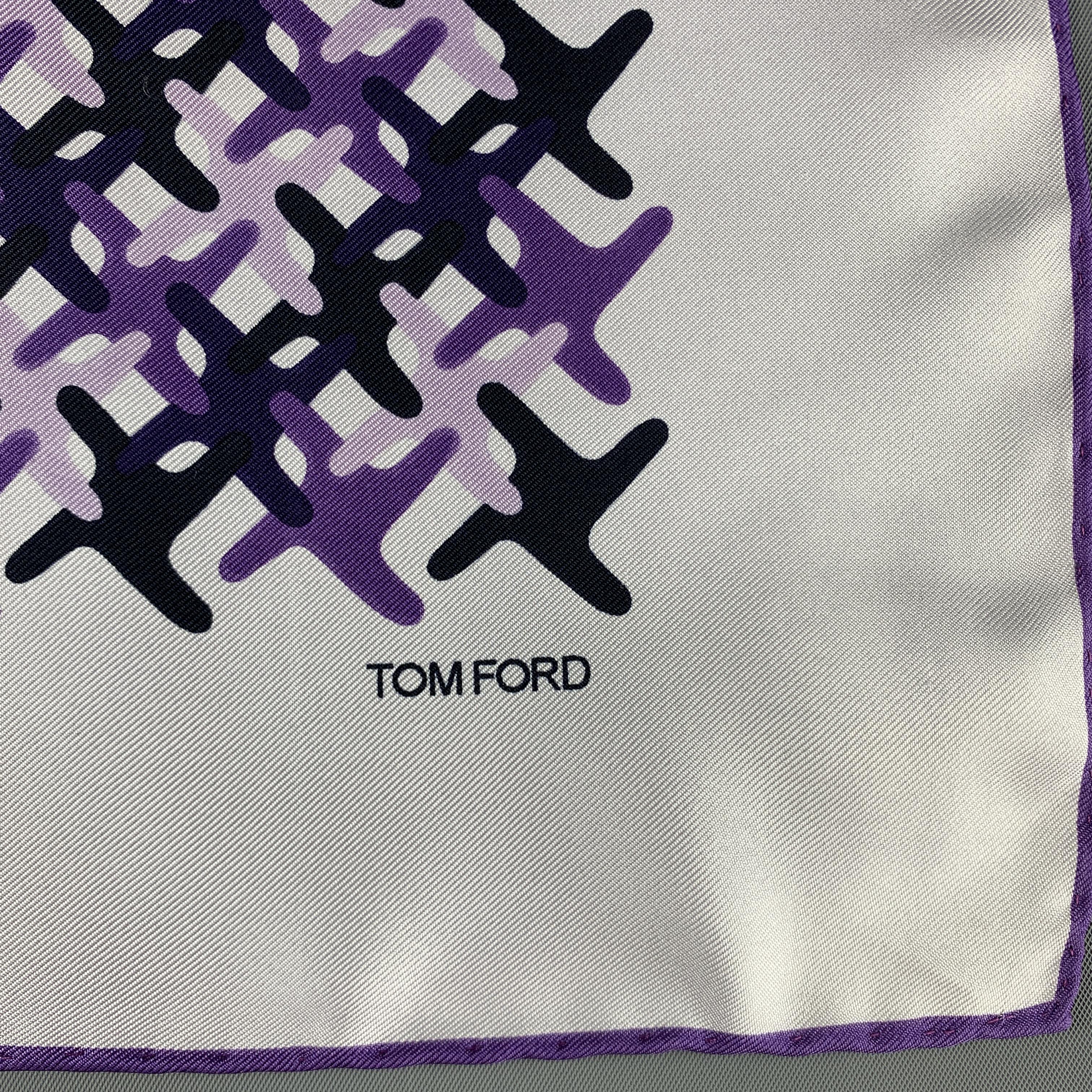 TOM FORD Cream & Purple Print Silk Pocket Square In Excellent Condition In San Francisco, CA