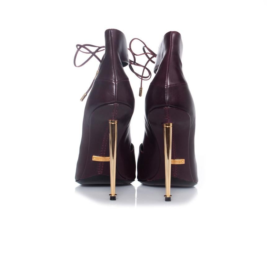 Tom Ford, Cut out lace-up ankle boots For Sale 2