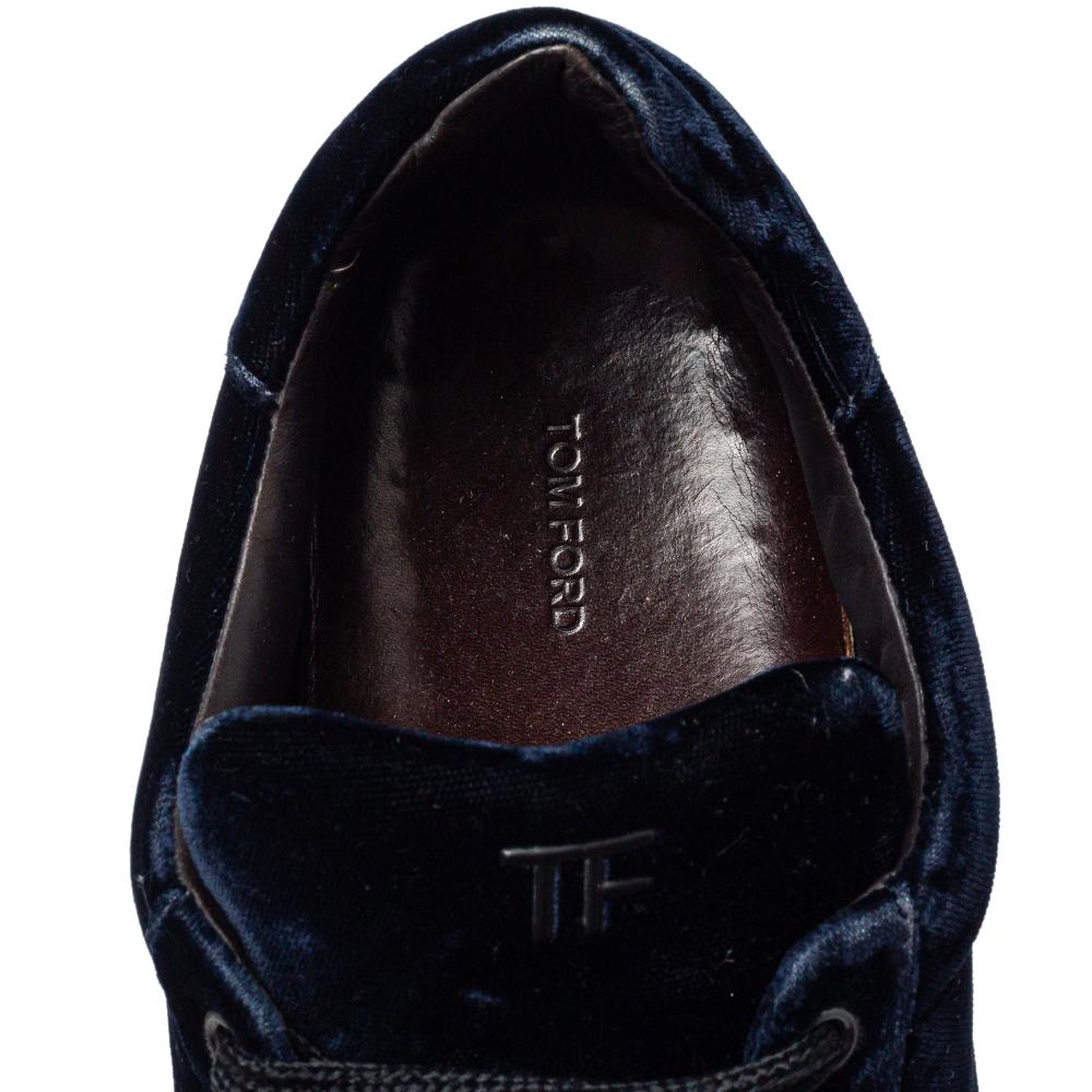 Tom Ford Dark Blue Velvet Russell Low Top Sneakers Size 44 In Good Condition In Dubai, Al Qouz 2