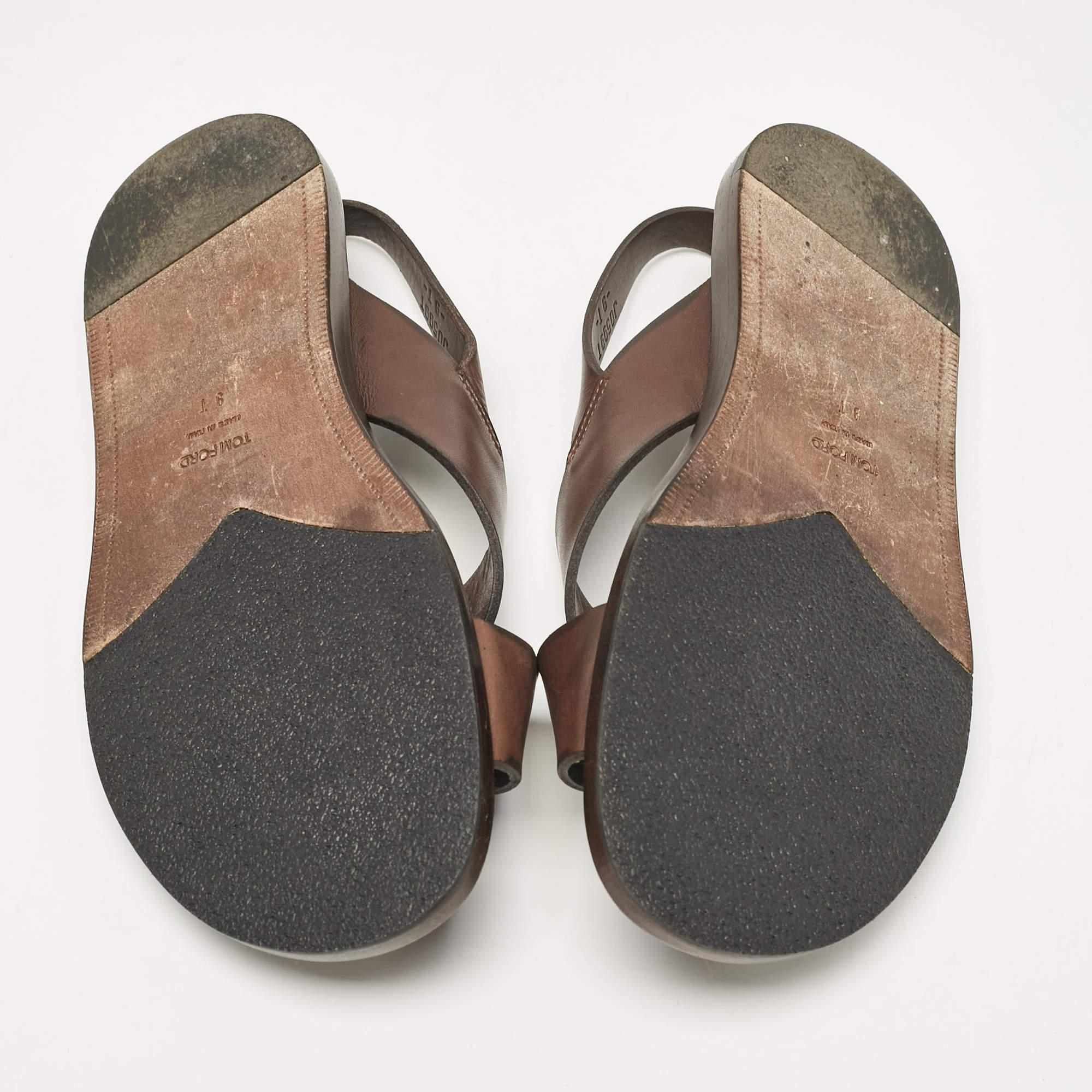 Tom Ford Sandales plates en cuir brun foncé Taille 43 1