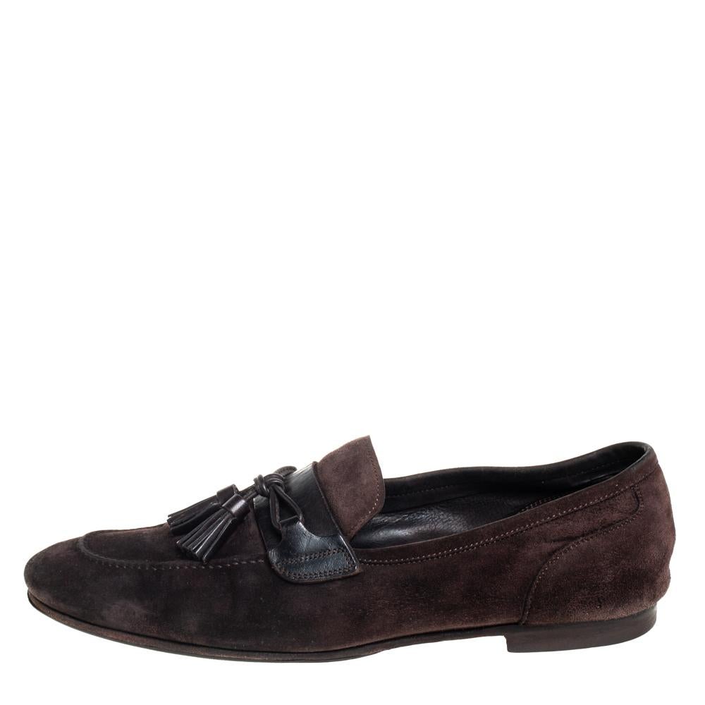 Tom Ford brings you these suave loafers that have been created with luxury in mind. They are rendered in suede and leather and detailed with tassels on the uppers and leather insoles meant to offer comfort in every step. The loafers are a result of