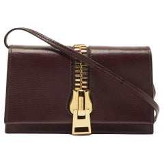 Tom Ford pochette Sedgwick en cuir bordeaux foncé avec fermeture éclair