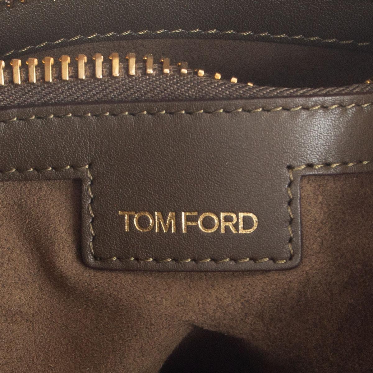 TOM FORD drab olive green leather ZIPPER STRAP HOBO Shoulder Bag In Excellent Condition In Zürich, CH