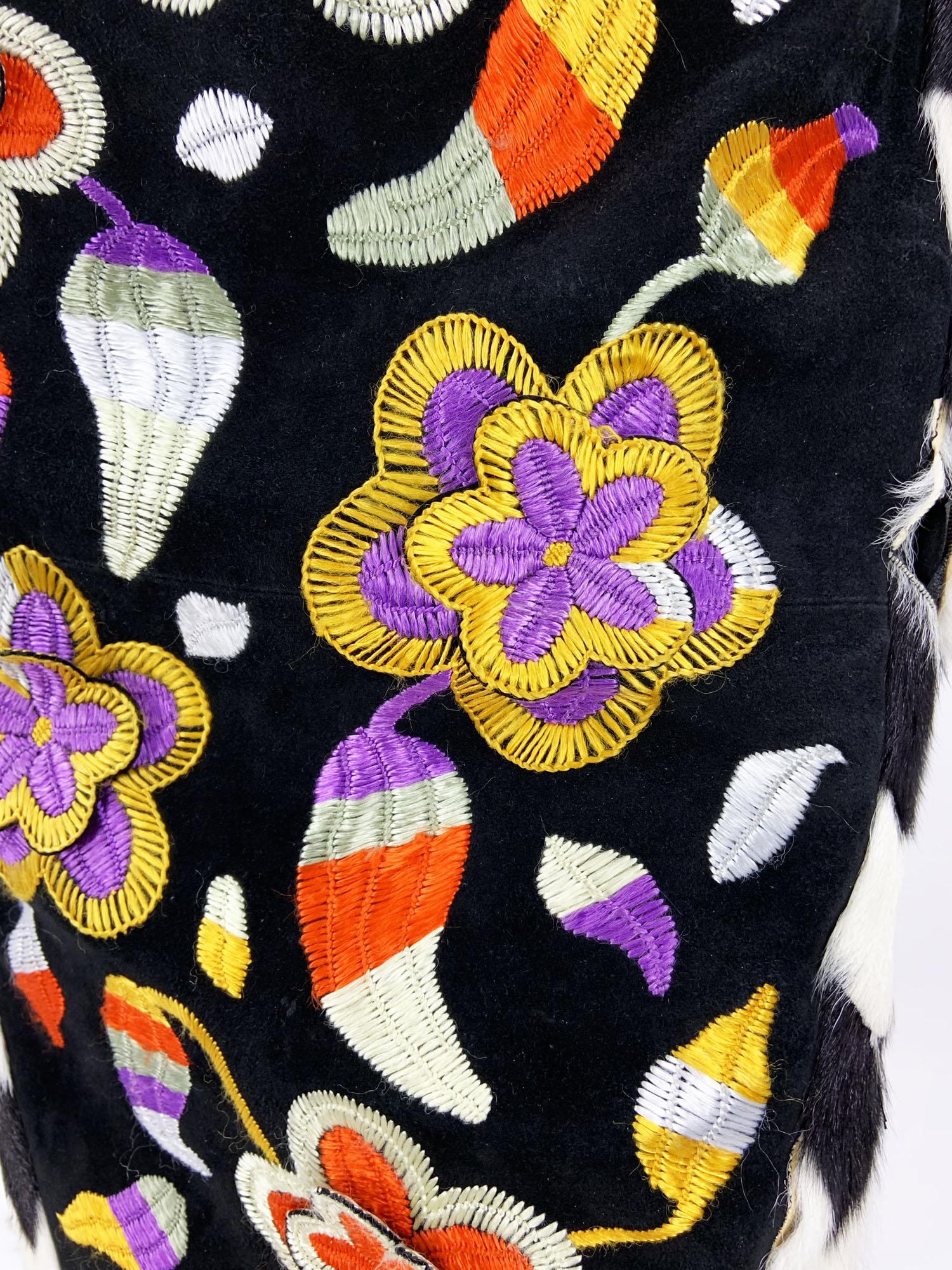 Tom Ford A/I 2013 Gonna in pelle scamosciata nera con pelliccia di capra ricamata Italiana 40 in vendita 1