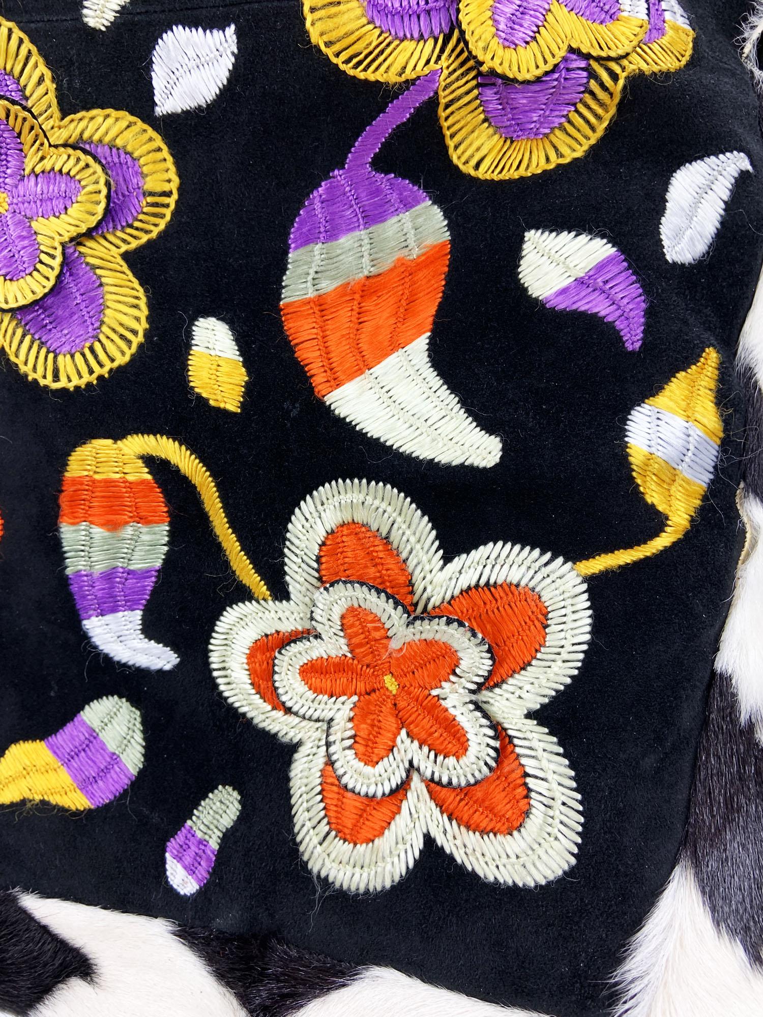 Tom Ford A/I 2013 Gonna in pelle scamosciata nera con pelliccia di capra ricamata Italiana 40 in vendita 2