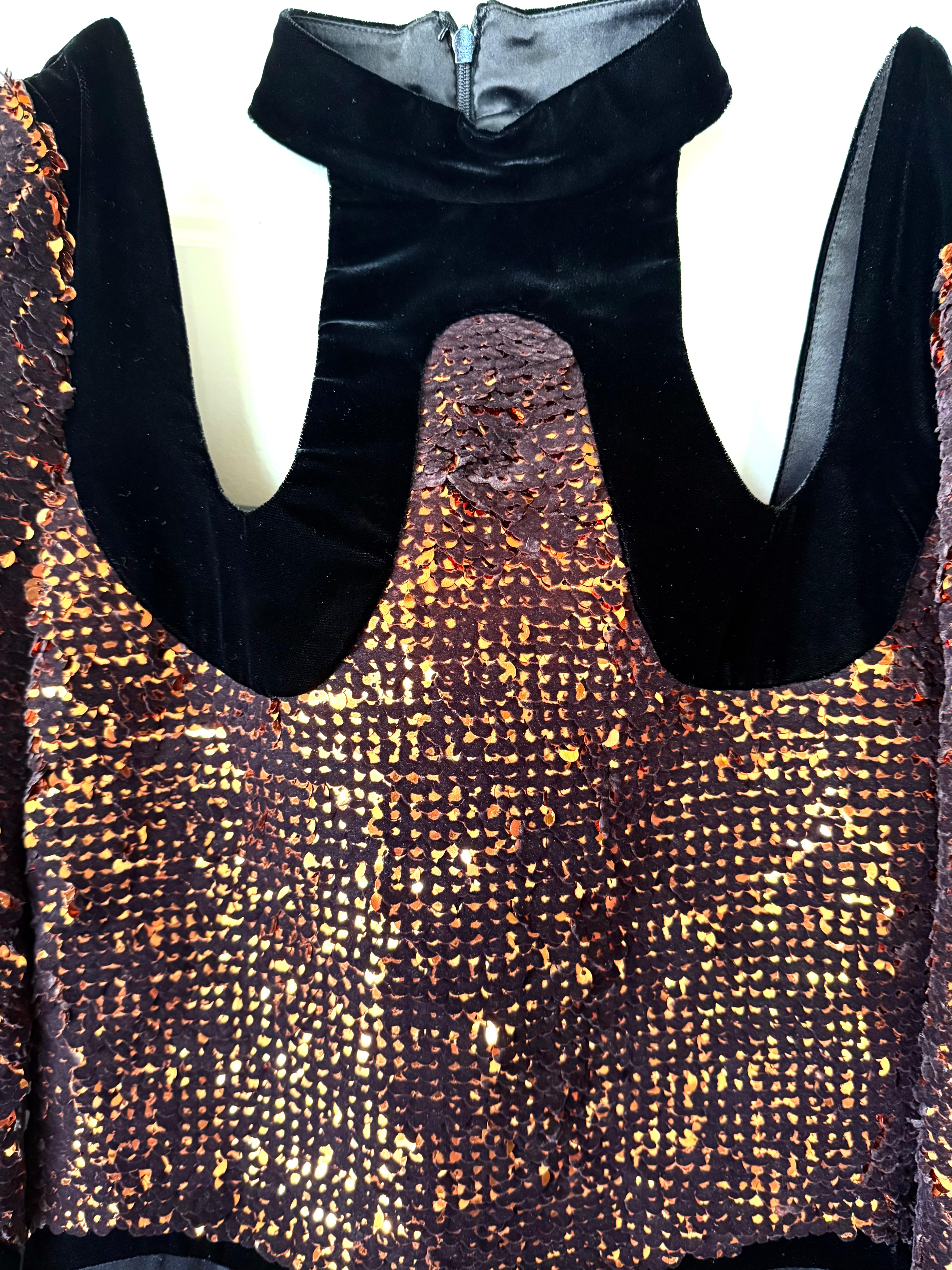 TOM FORD F/W 2015 Laufsteg-Kupfer Pailletten & Samt Panel Kleid mit Ausschnitten - IT 38 im Angebot 5