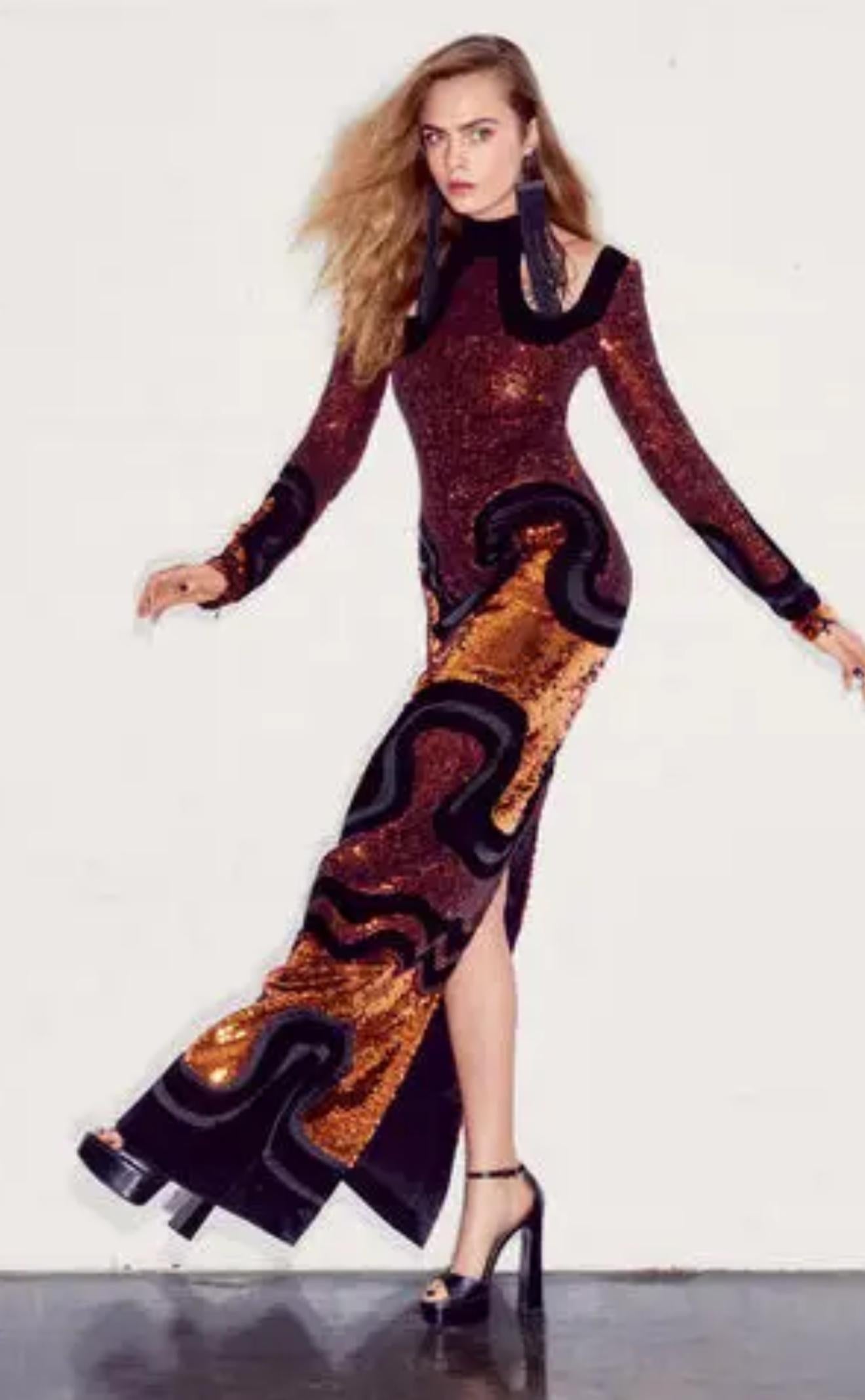 TOM FORD F/W 2015 Laufsteg-Kupfer Pailletten & Samt Panel Kleid mit Ausschnitten - IT 38 im Angebot 4