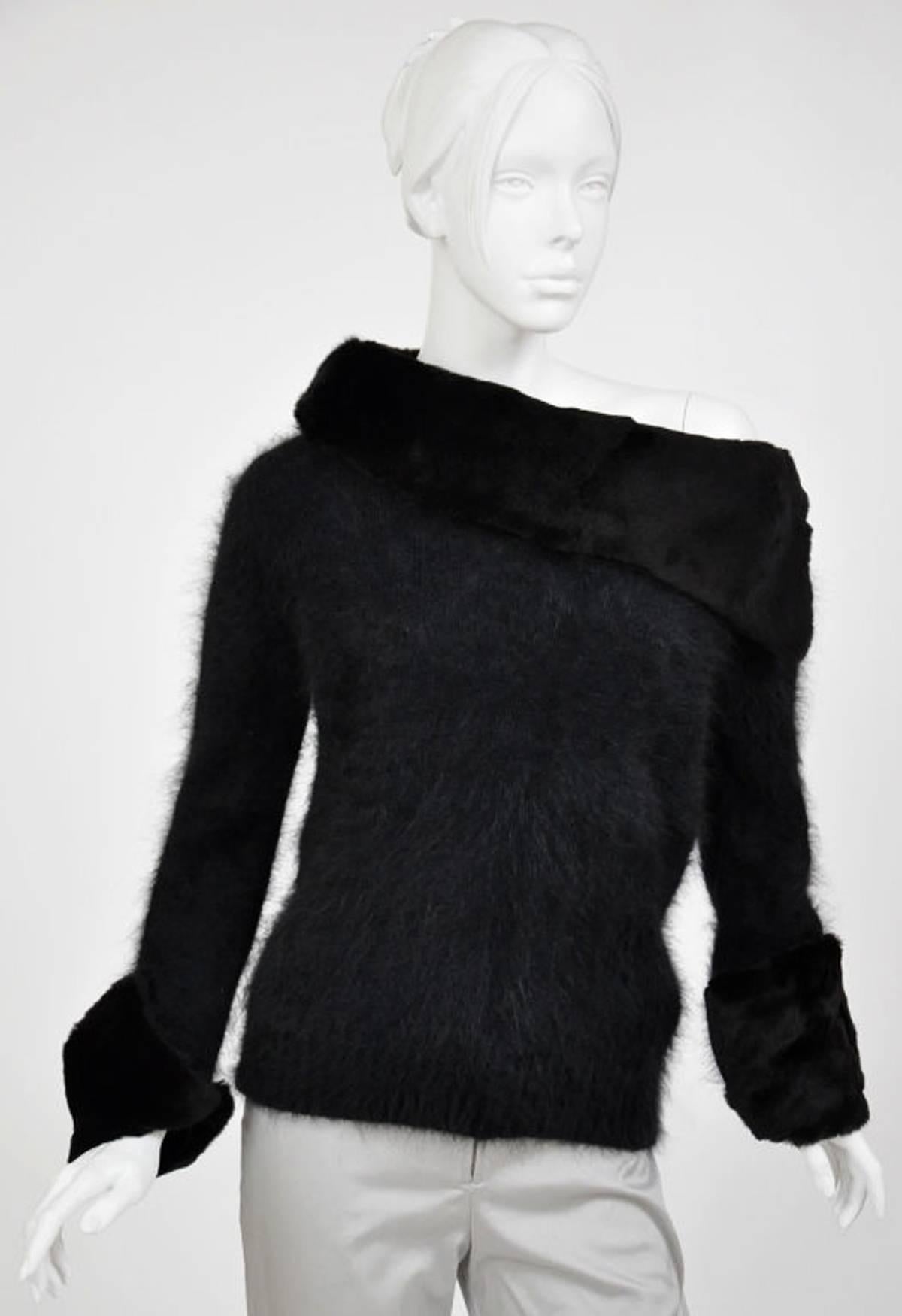 Women's Tom Ford for Gucci 2001 Collection Black Angora and Mink Fur Luxurious Sweater M For Sale