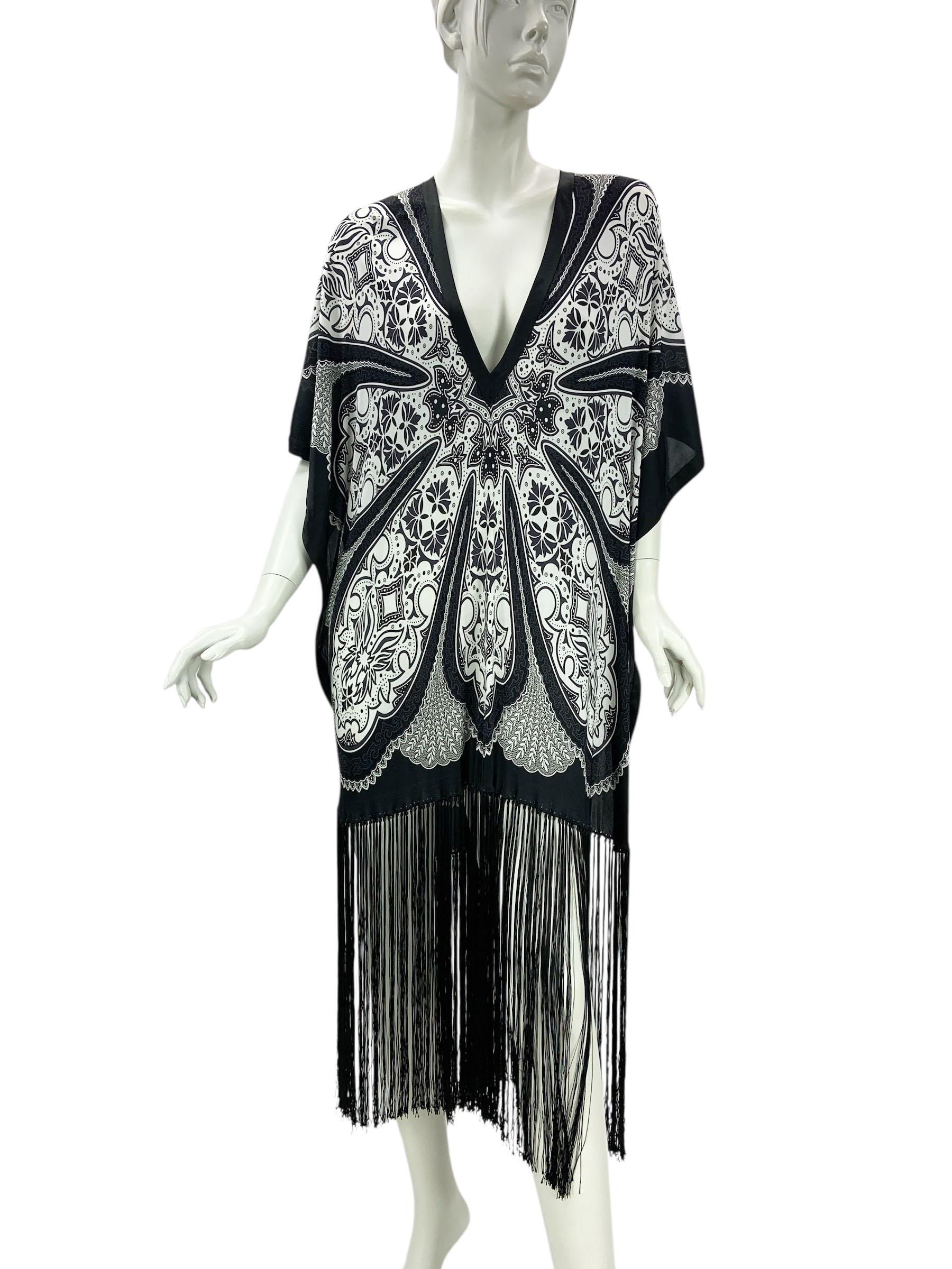 Tom Ford for Gucci 2003 Cruise Collection Black White Fringe Poncho Top In Excellent Condition For Sale In Montgomery, TX