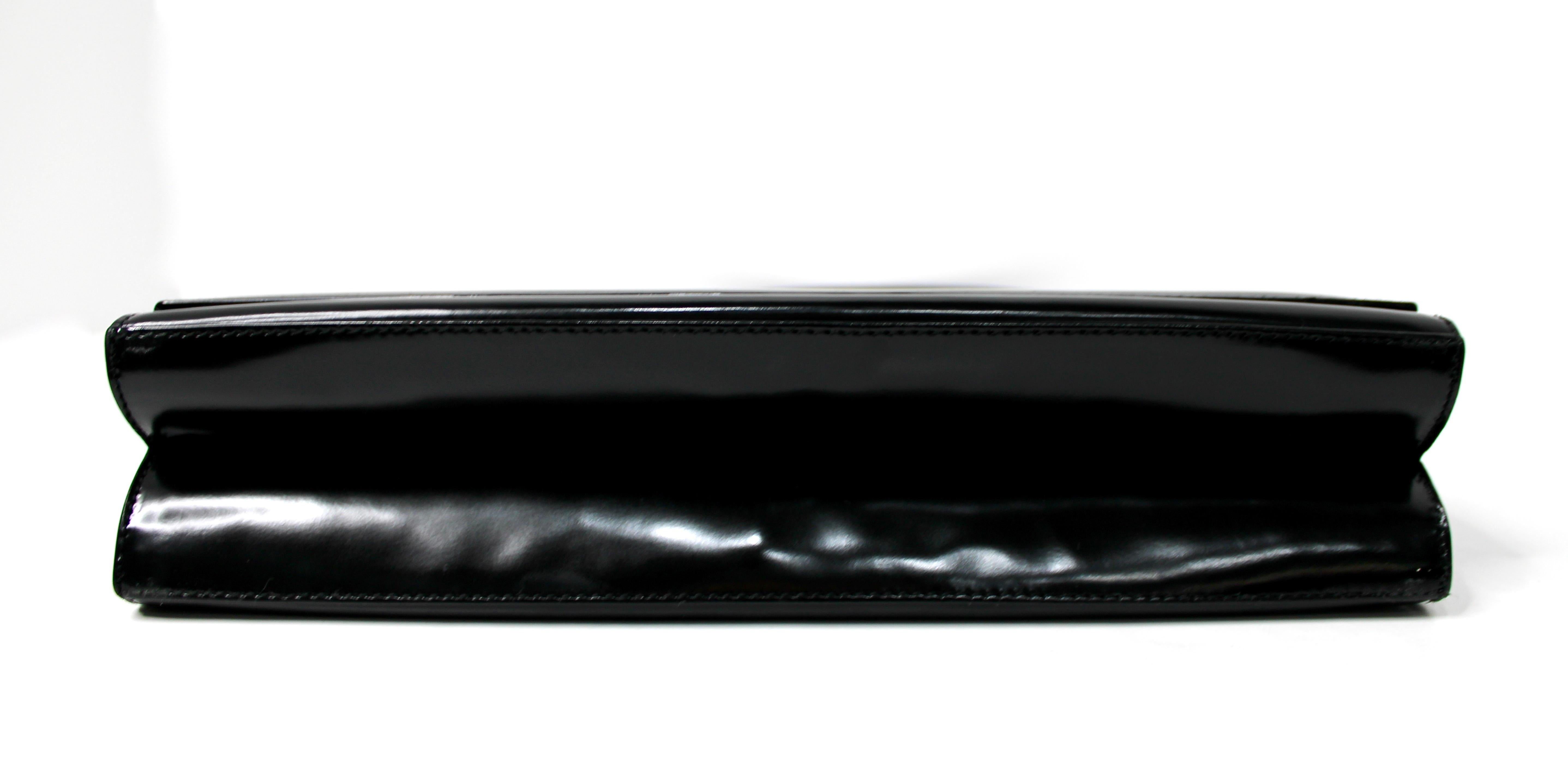 Tom Ford for Gucci Borsa a tracolla quadrata G in vernice nera circa anni '90 in vendita 5