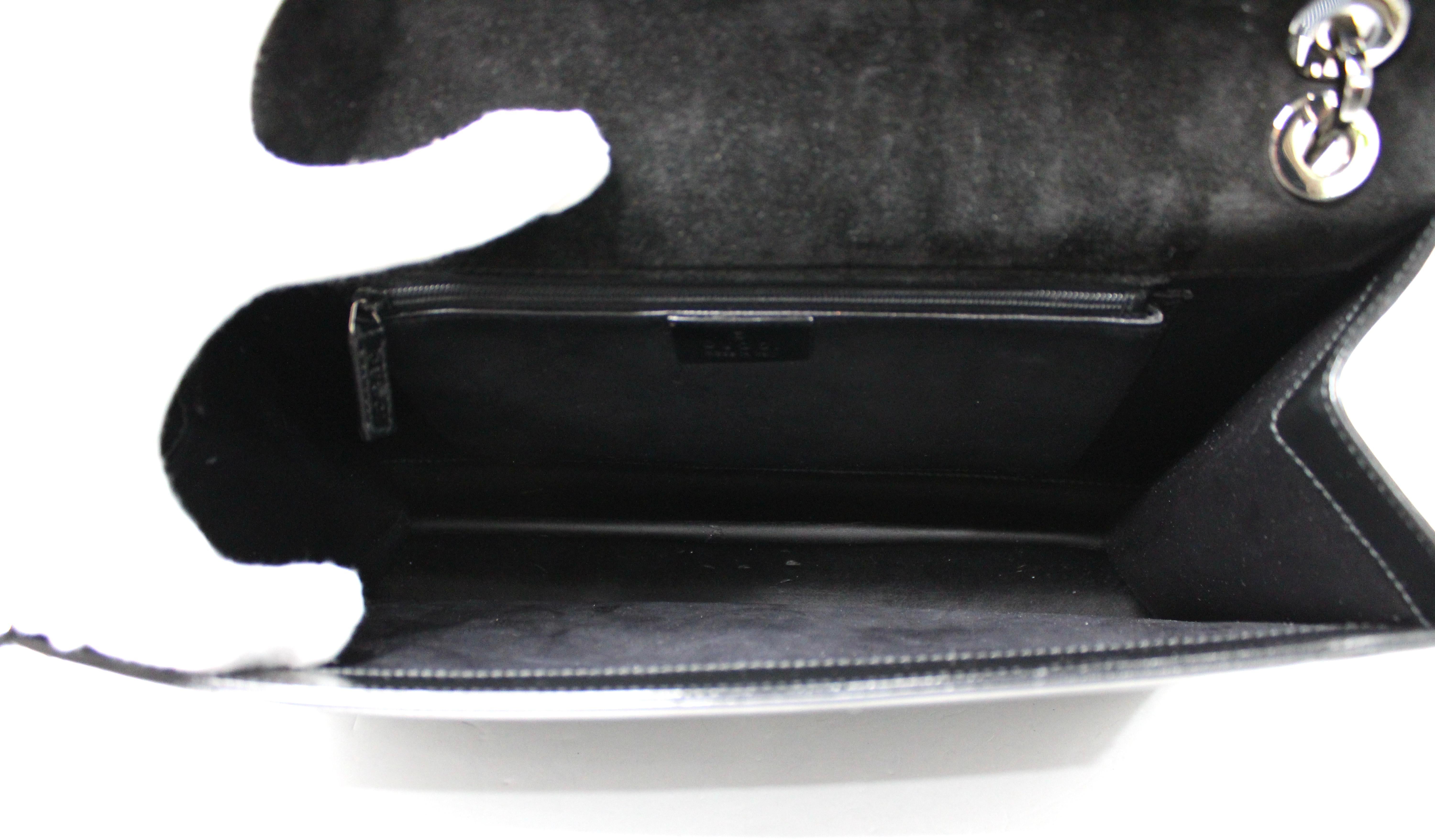 Tom Ford for Gucci Borsa a tracolla quadrata G in vernice nera circa anni '90 in vendita 9