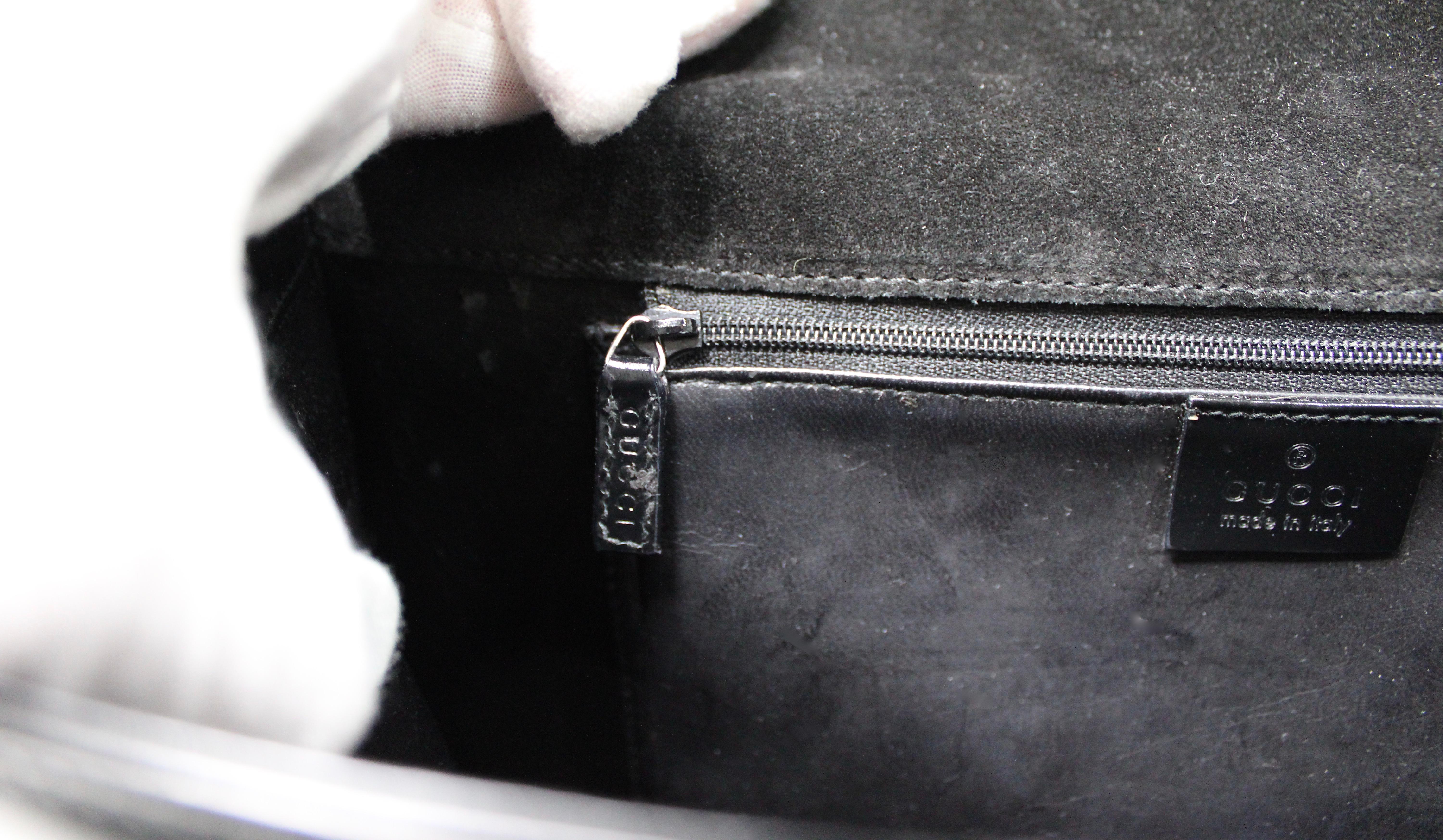 Tom Ford for Gucci Borsa a tracolla quadrata G in vernice nera circa anni '90 in vendita 10