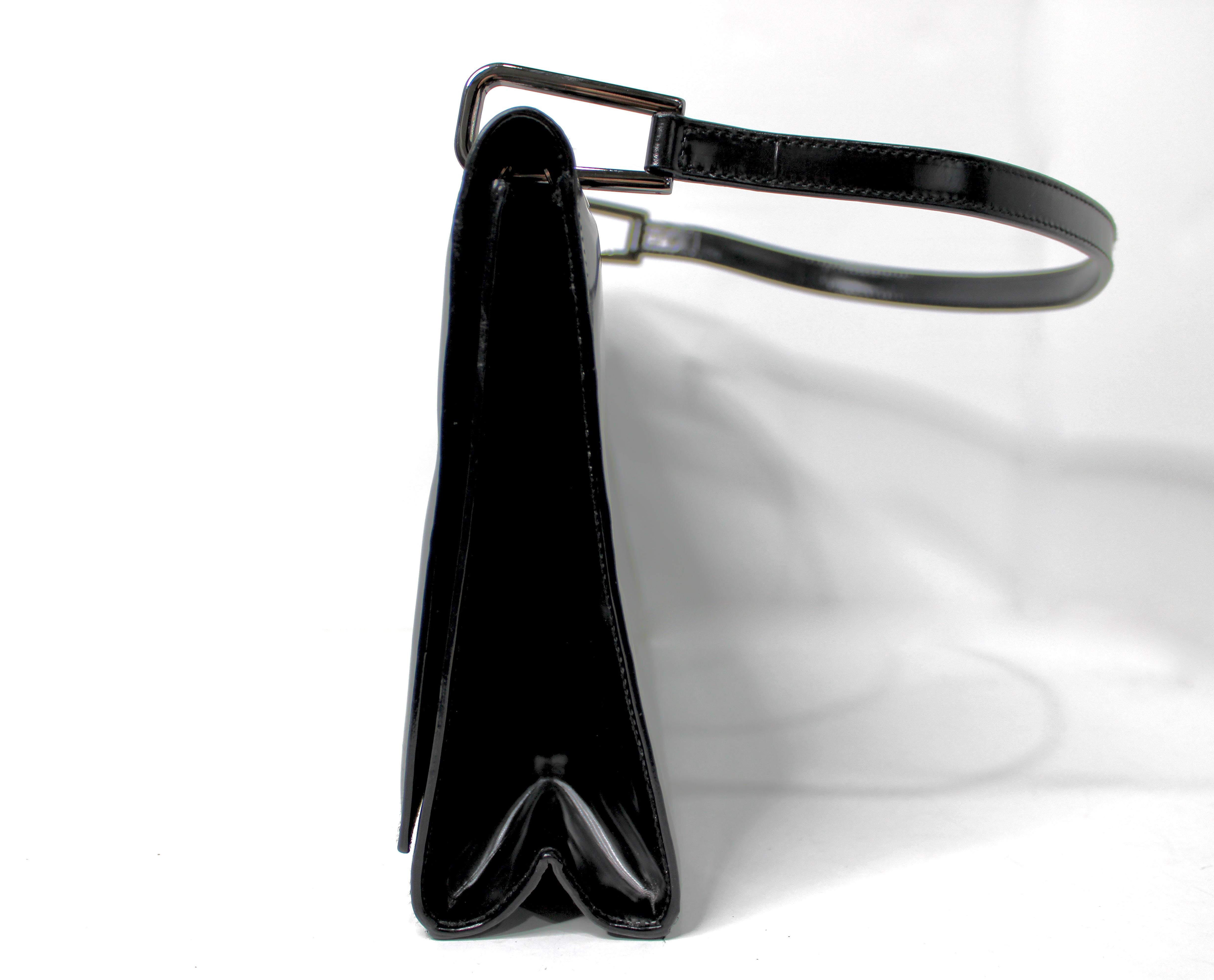 Donna Tom Ford for Gucci Borsa a tracolla quadrata G in vernice nera circa anni '90 in vendita