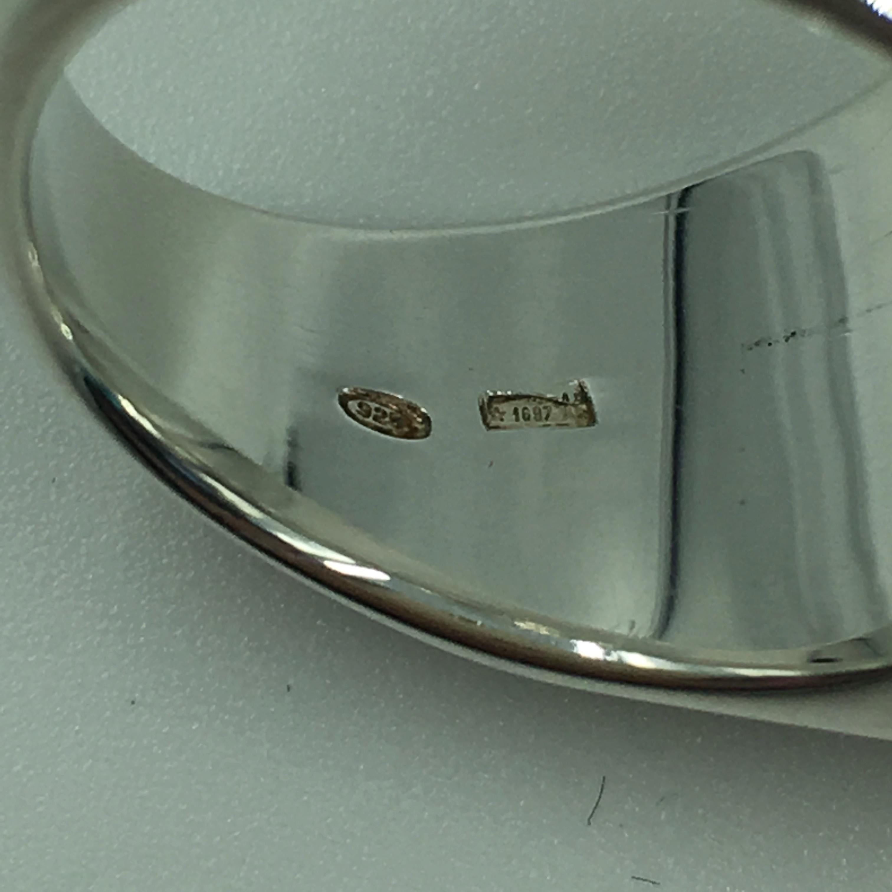 Tom Ford for Gucci Engraved Logo Sterling Silver Signet Ring  In Good Condition For Sale In Los Angeles, CA