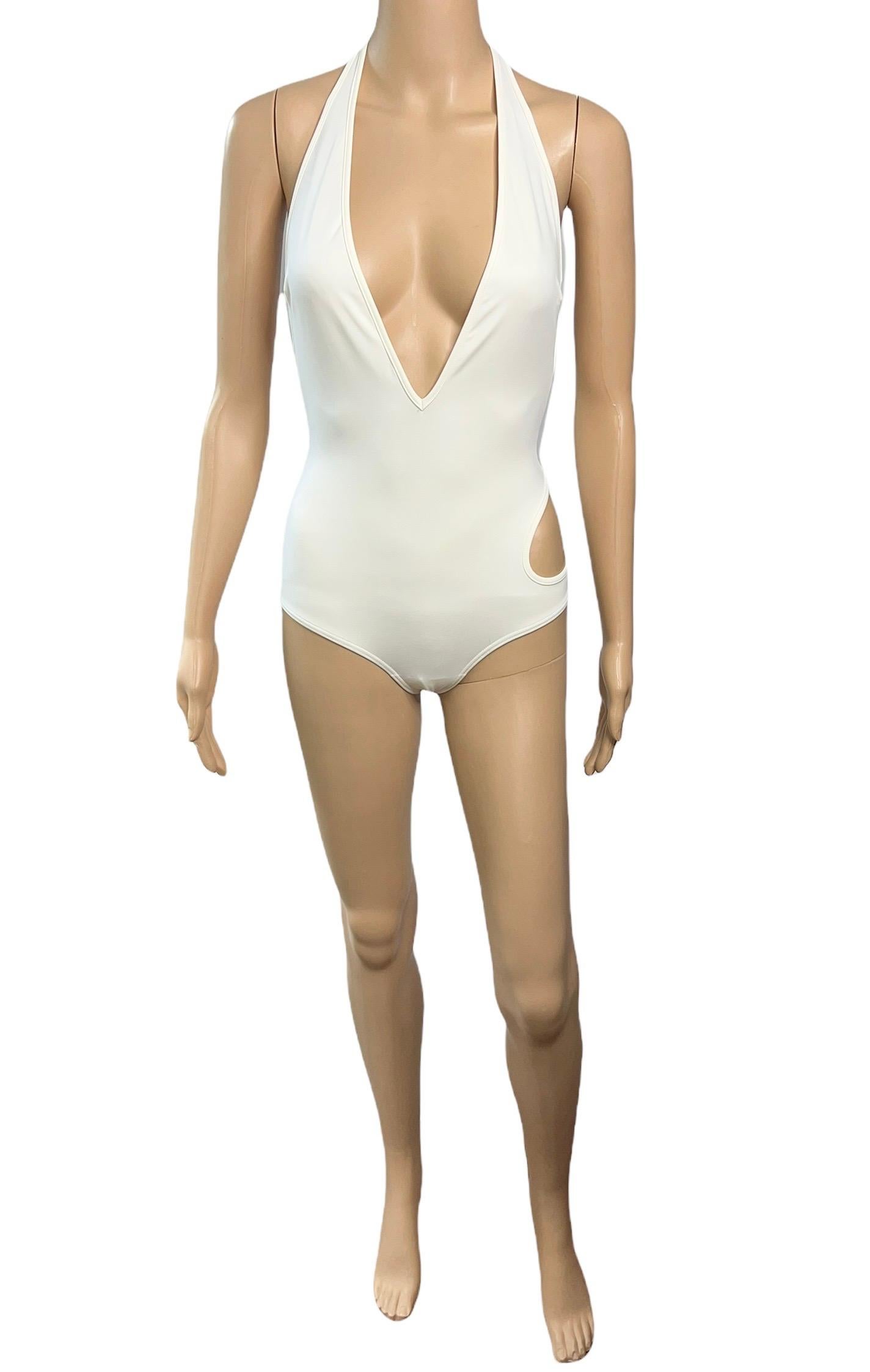 Gris Tom Ford for Gucci - Maillot de bain blanc sans dos avec découpes, automne-hiver 1996 en vente