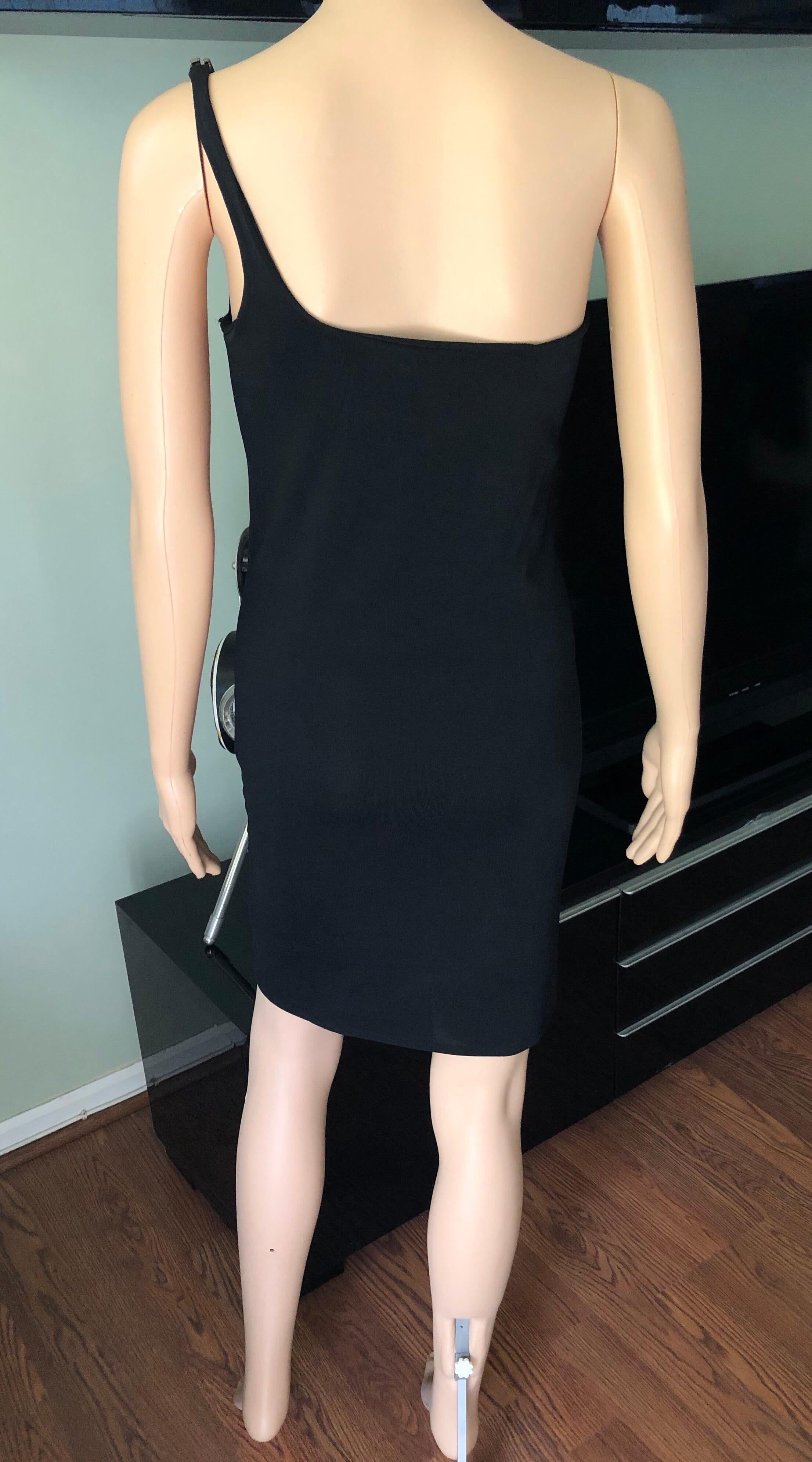 Tom Ford for Gucci F/W 1997 Vintage One Shoulder Logo Buckle Black Mini Dress For Sale 2