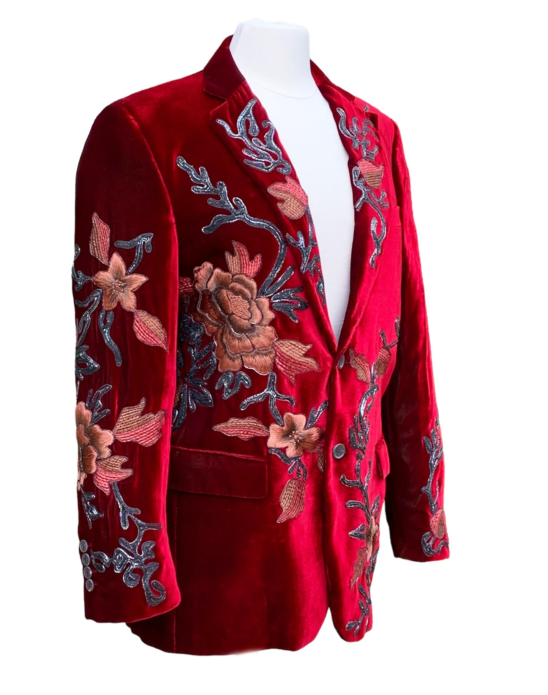Men's Tom Ford for Gucci F/W 1999 Limited Edition Men Red Velvet Embellished Blazer 46 For Sale