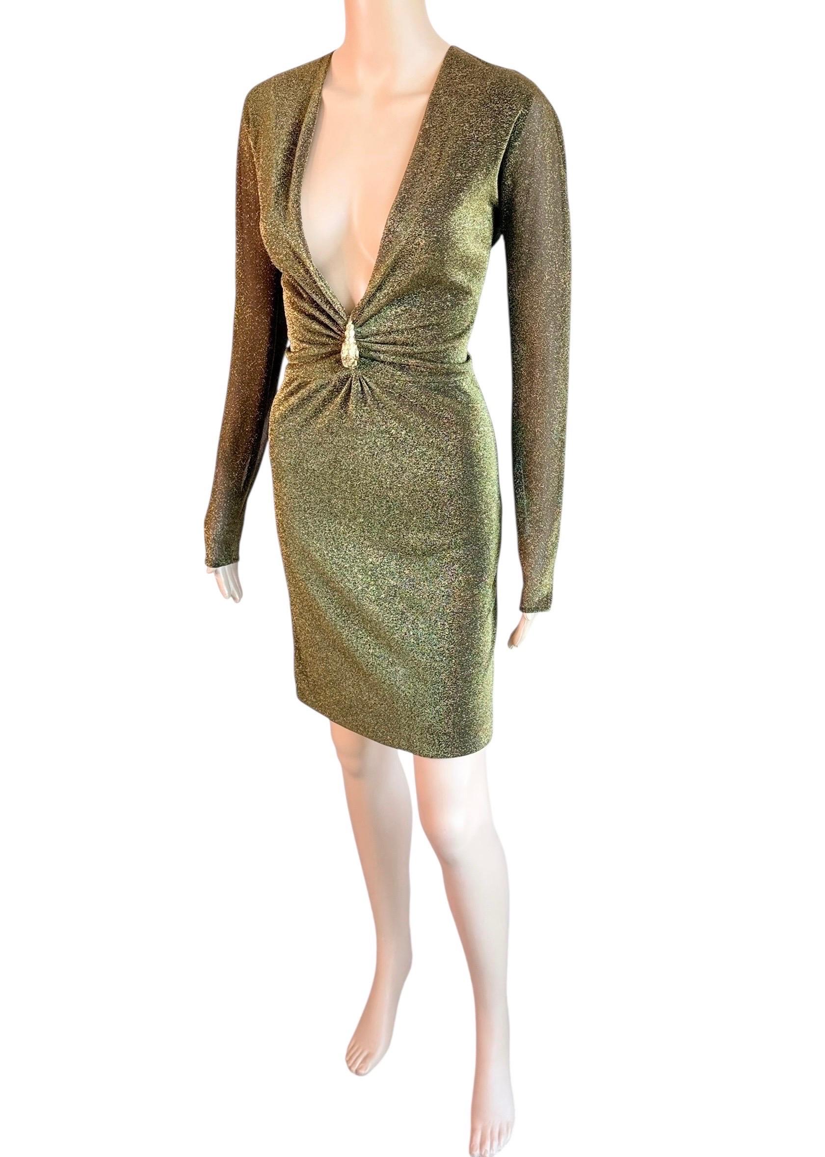 Tom Ford for Gucci, mini-robe de défilé A/H 2000 à encolure allongée en maille métallique en vente 11