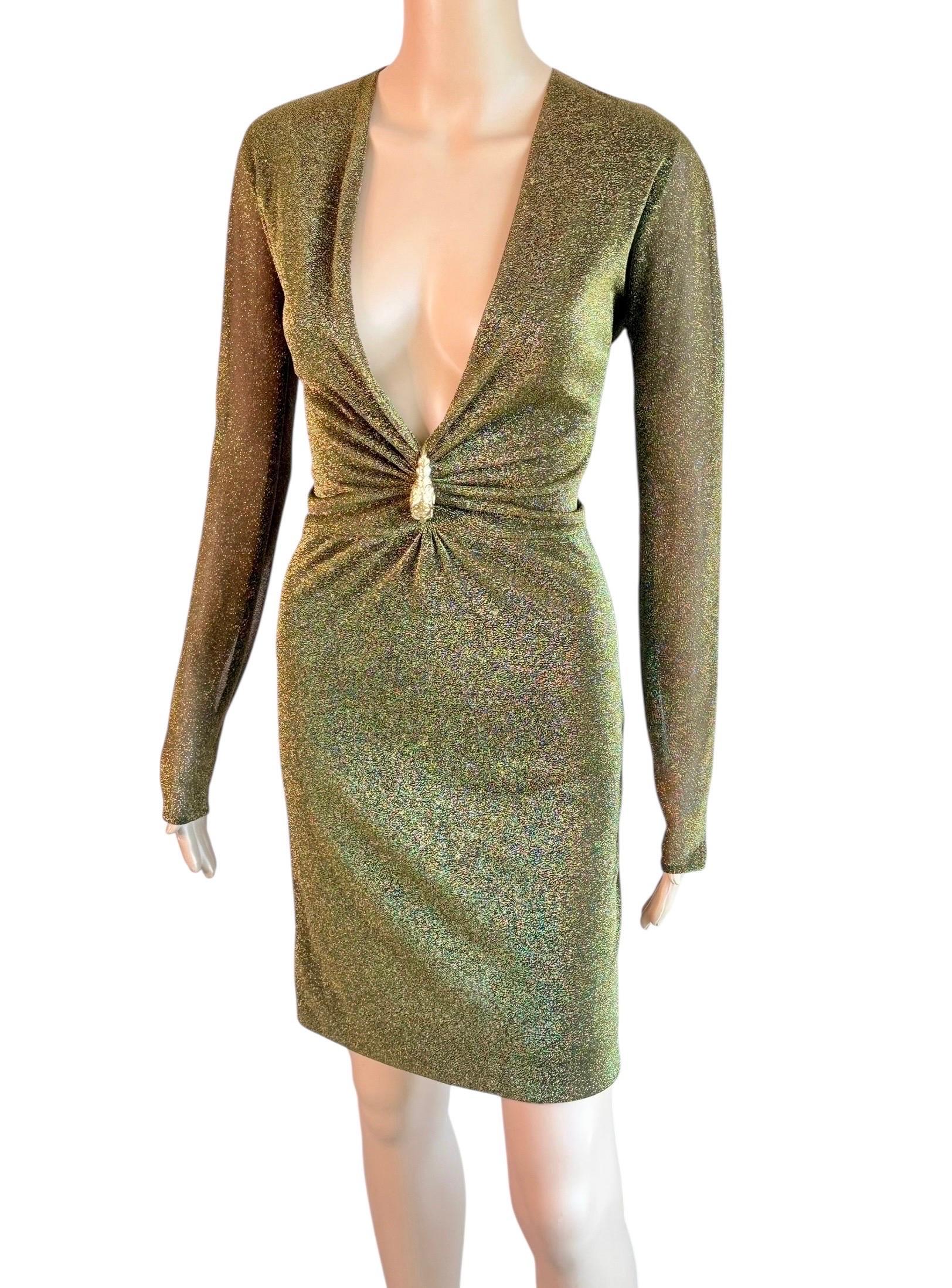 Tom Ford for Gucci, mini-robe de défilé A/H 2000 à encolure allongée en maille métallique Unisexe en vente