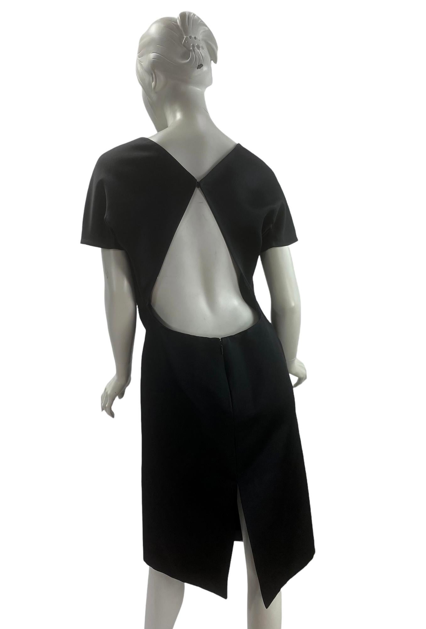2001 Ad Campaign Tom Ford for Gucci Black Backless Dress Size Italian 44 In Excellent Condition For Sale In Montgomery, TX