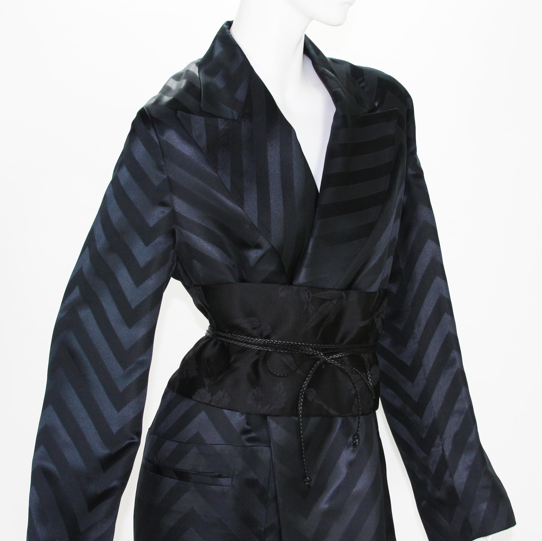 Tom Ford for Gucci F/W 2002 Black Silk Chevron Kimono Coat with Obi Belt It. 40 In Excellent Condition For Sale In Montgomery, TX