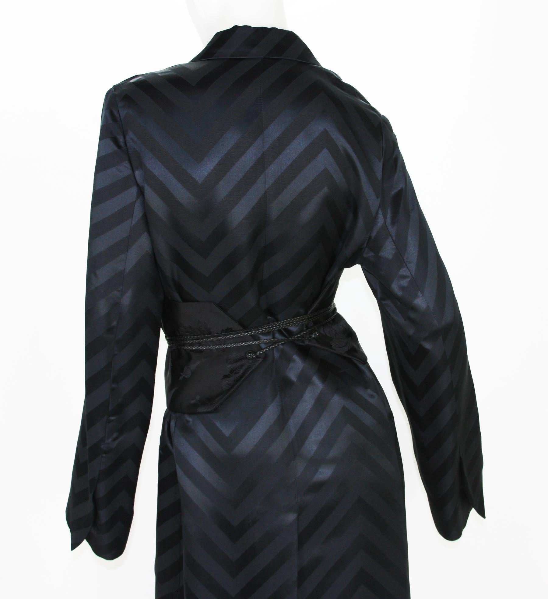 Women's Tom Ford for Gucci F/W 2002 Black Silk Chevron Kimono Coat with Obi Belt It. 40 For Sale