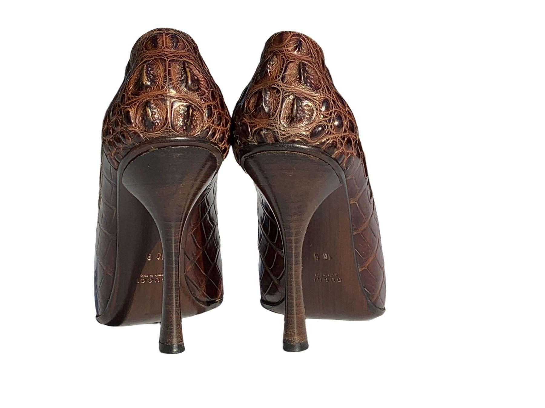 Tom Ford for Gucci F/W 2002 Brown Crocodile Shoes Pumps 10 B - It. 40 B Pour femmes en vente