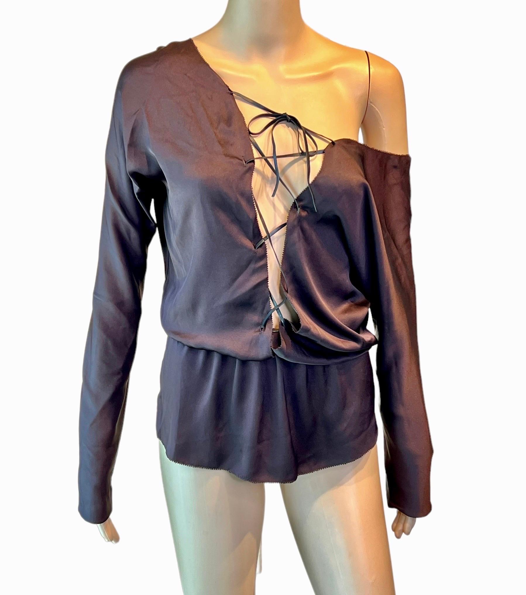 Tom Ford for Gucci F/W 2002 Runway Plunging Silk Lace-Up Brown Blouse Top (chemisier) en vente 2