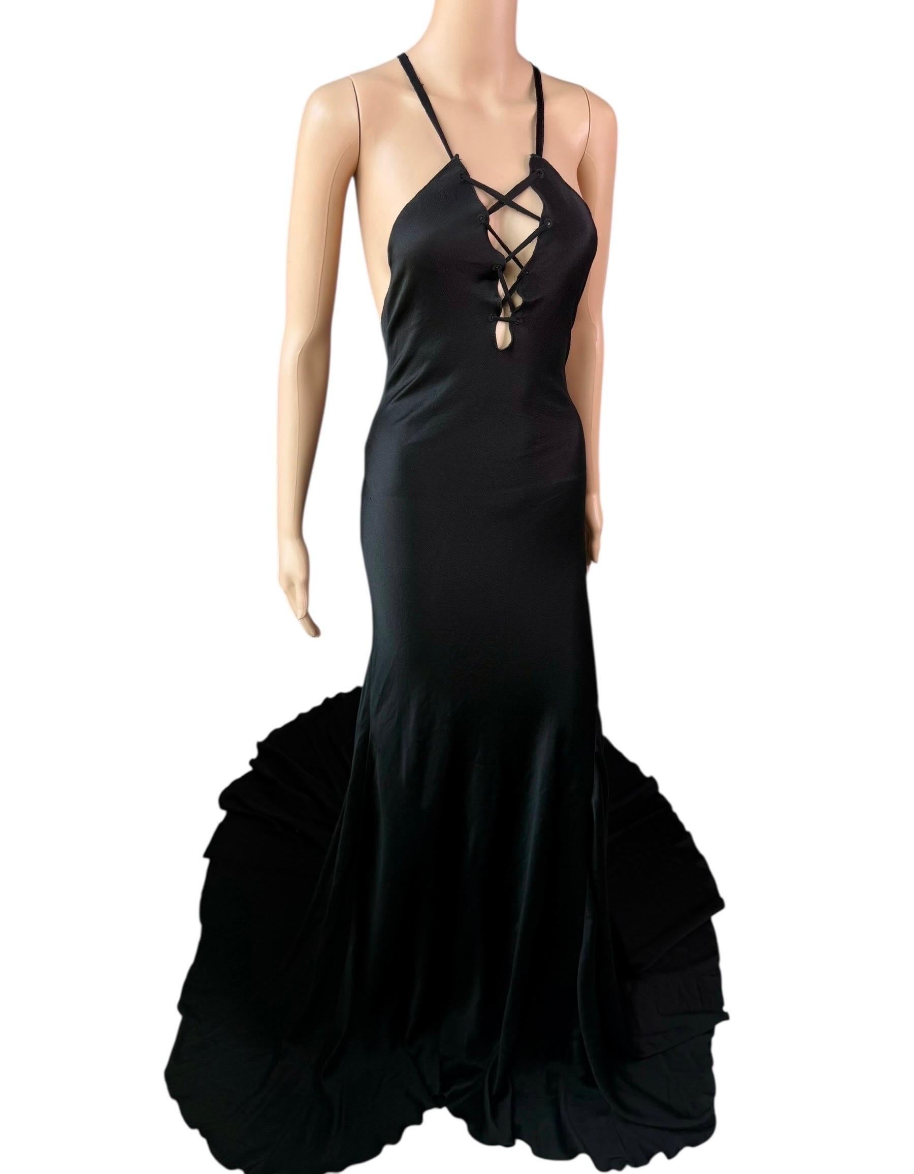 Tom Ford for Gucci F/W 2002 Runway Unworn Lace Up Train Black Silk Evening Dress (Robe de soirée en soie noire avec traîne) en vente 7