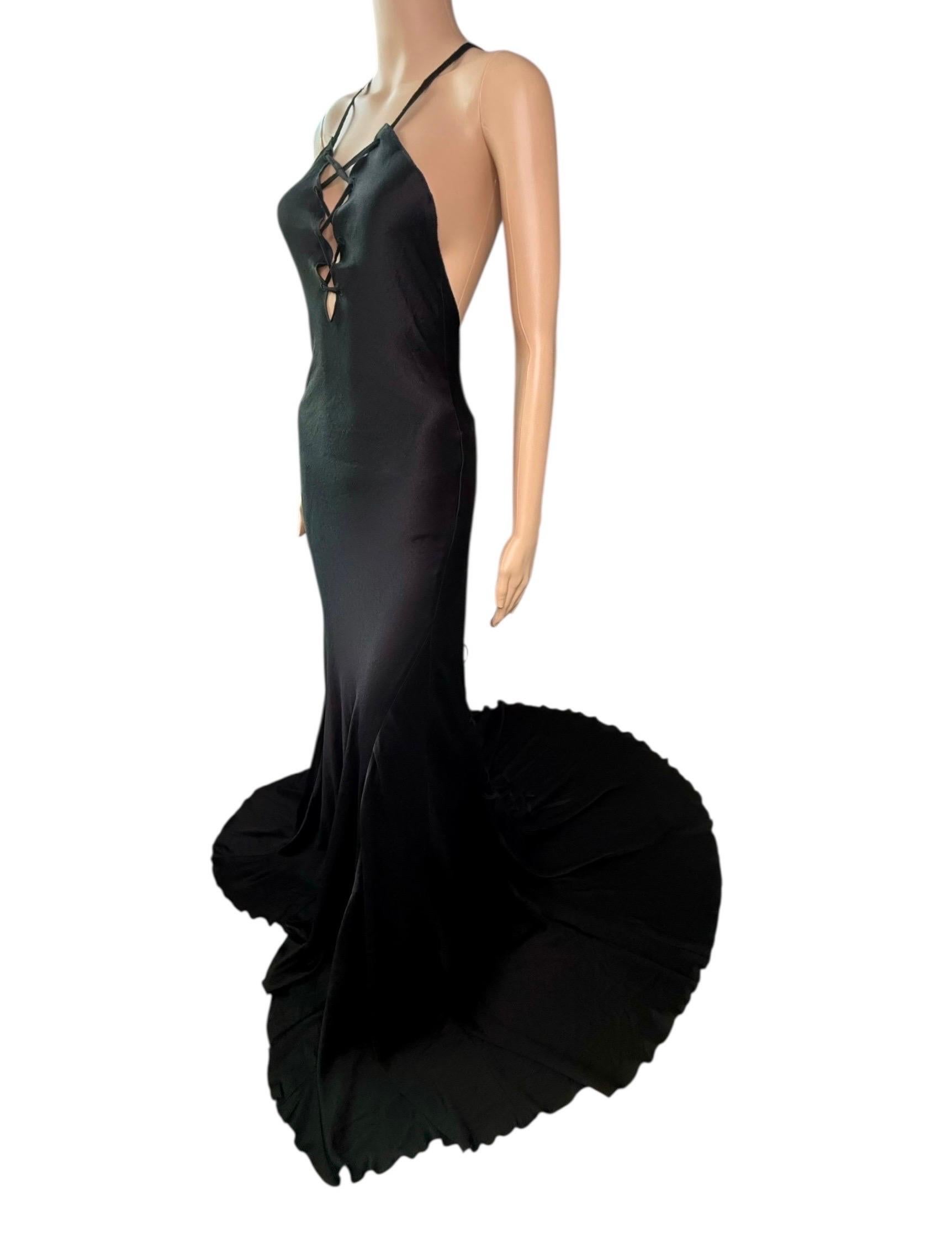 Tom Ford for Gucci F/W 2002 Runway Unworn Lace Up Train Black Silk Evening Dress (Robe de soirée en soie noire avec traîne) en vente 10