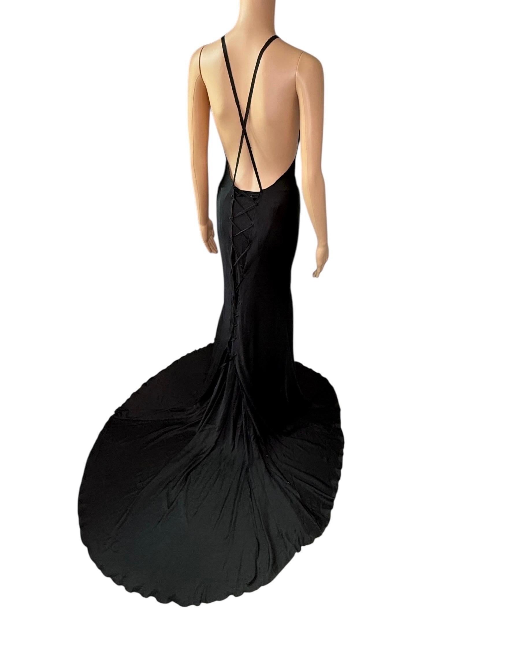 Tom Ford for Gucci F/W 2002 Runway Unworn Lace Up Train Black Silk Evening Dress (Robe de soirée en soie noire avec traîne) en vente 11