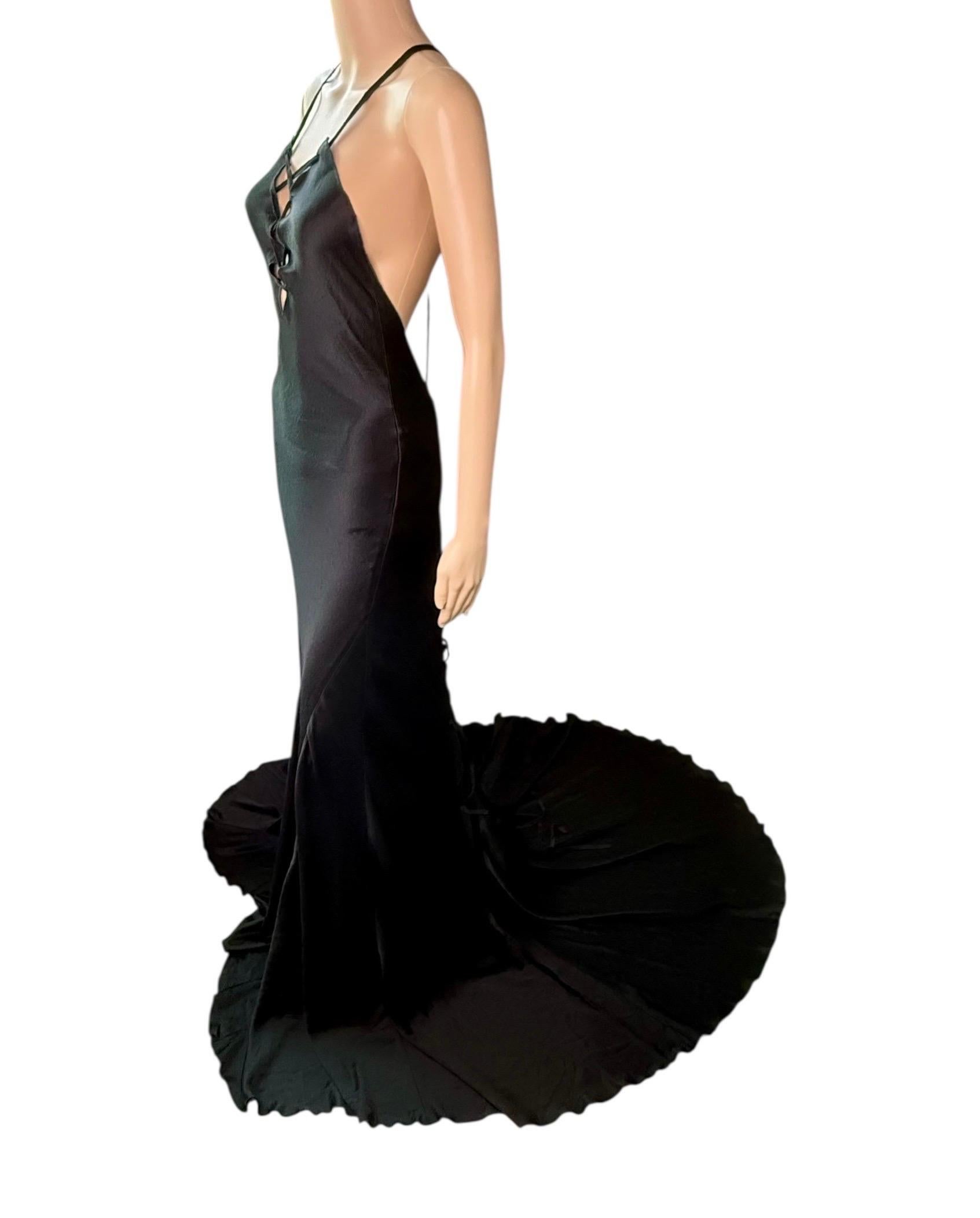 Tom Ford for Gucci F/W 2002 Runway Unworn Lace Up Train Black Silk Evening Dress (Robe de soirée en soie noire avec traîne) en vente 12