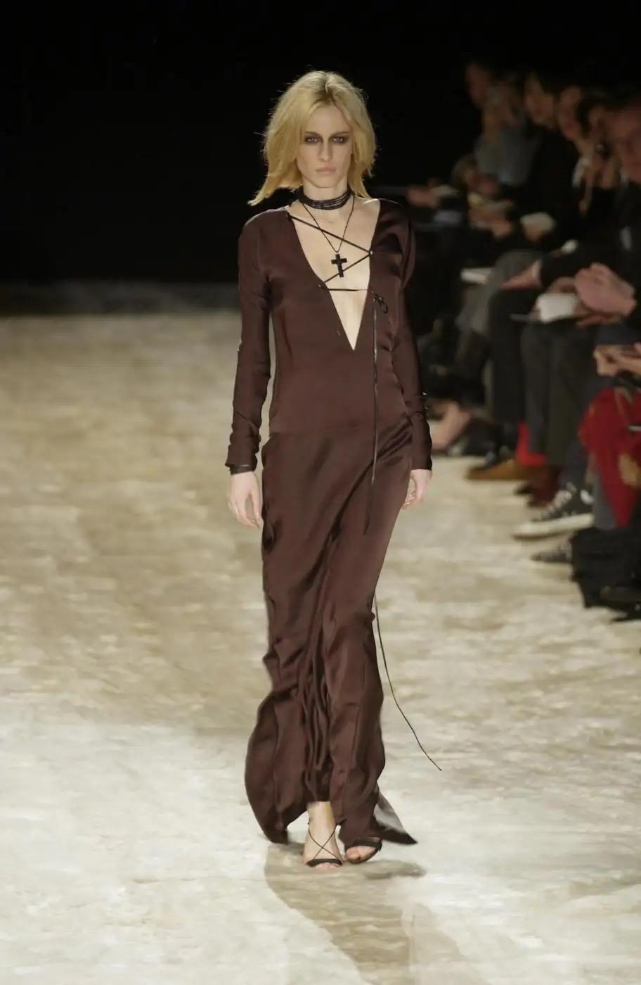 Tom Ford for Gucci F/W 2002 Runway Unworn Lace Up Train Black Silk Evening Dress For Sale 14