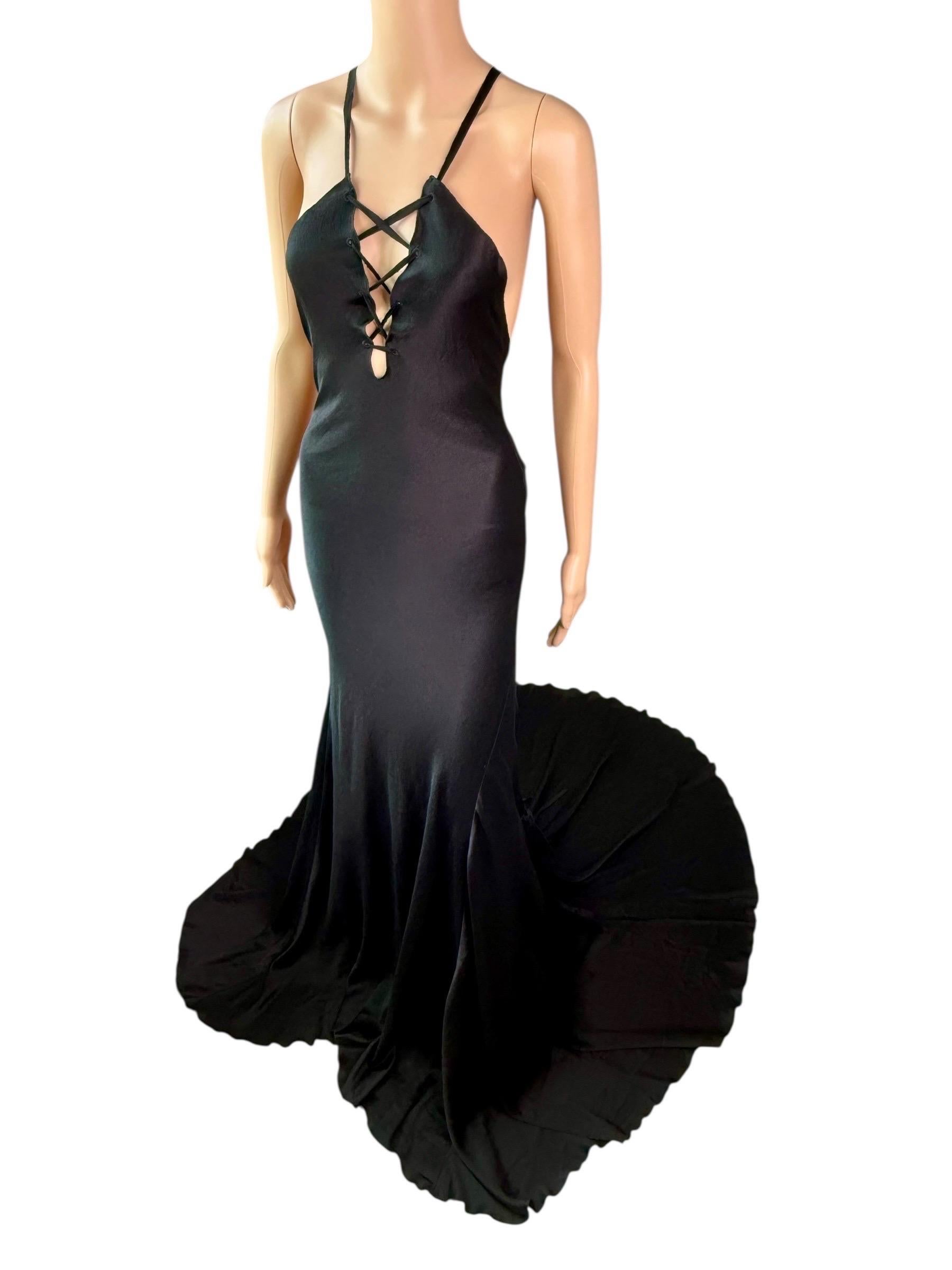 Tom Ford for Gucci F/W 2002 Runway Unworn Lace Up Train Black Silk Evening Dress (Robe de soirée en soie noire avec traîne) Neuf - En vente à Naples, FL