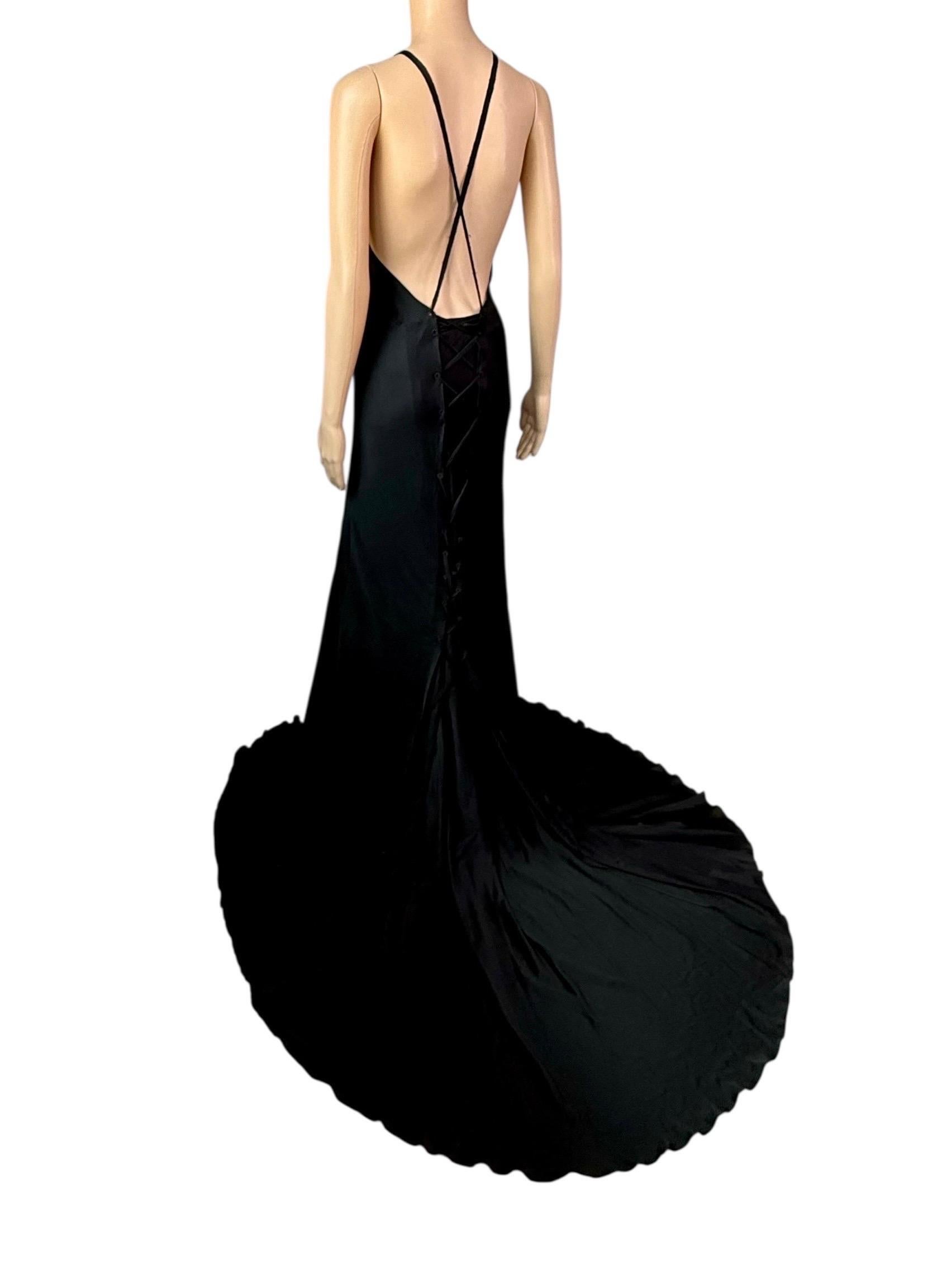 Tom Ford for Gucci F/W 2002 Runway Unworn Lace Up Train Black Silk Evening Dress (Robe de soirée en soie noire avec traîne) en vente 2