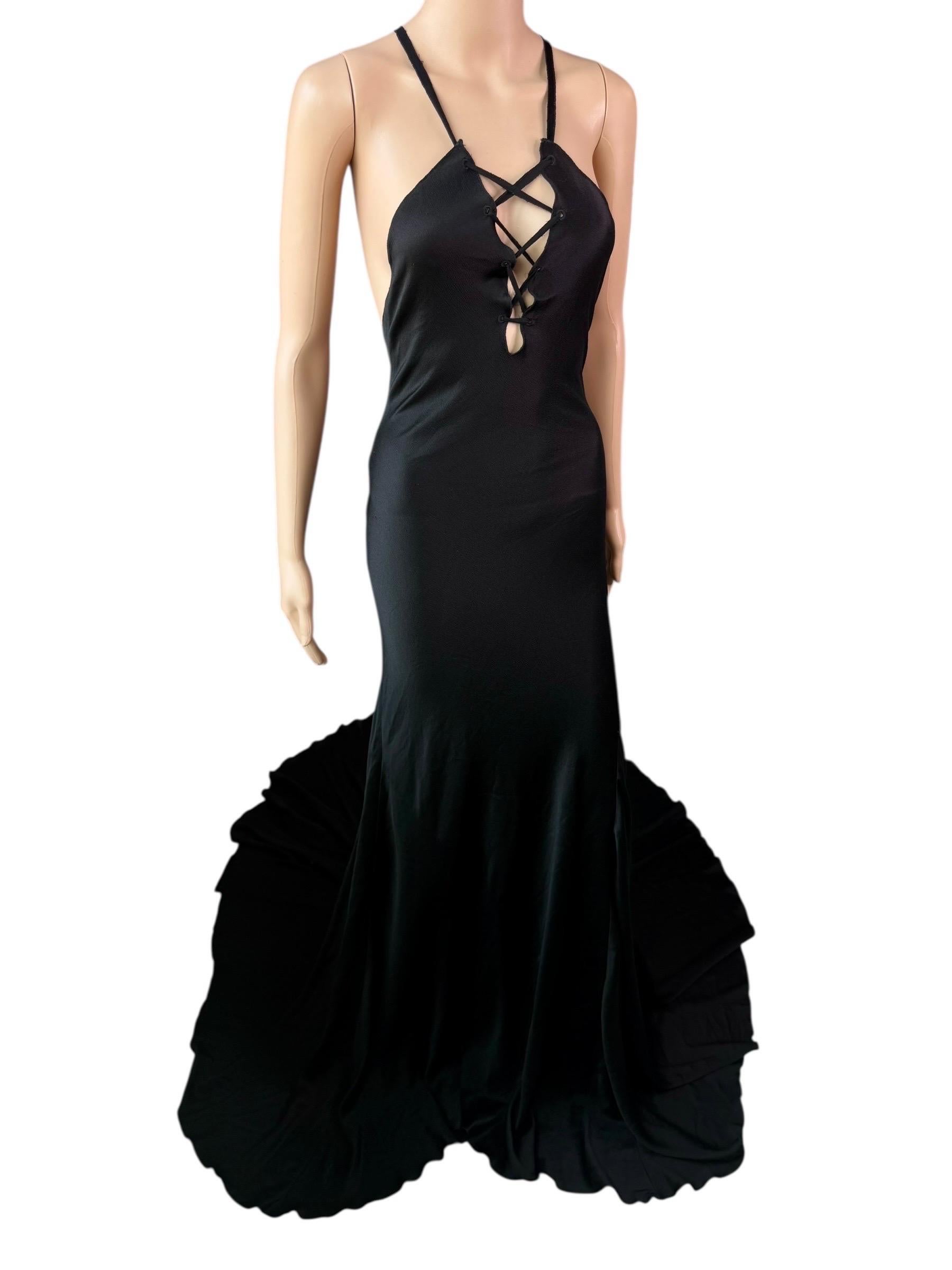 Tom Ford for Gucci F/W 2002 Runway Unworn Lace Up Train Black Silk Evening Dress (Robe de soirée en soie noire avec traîne) en vente 3