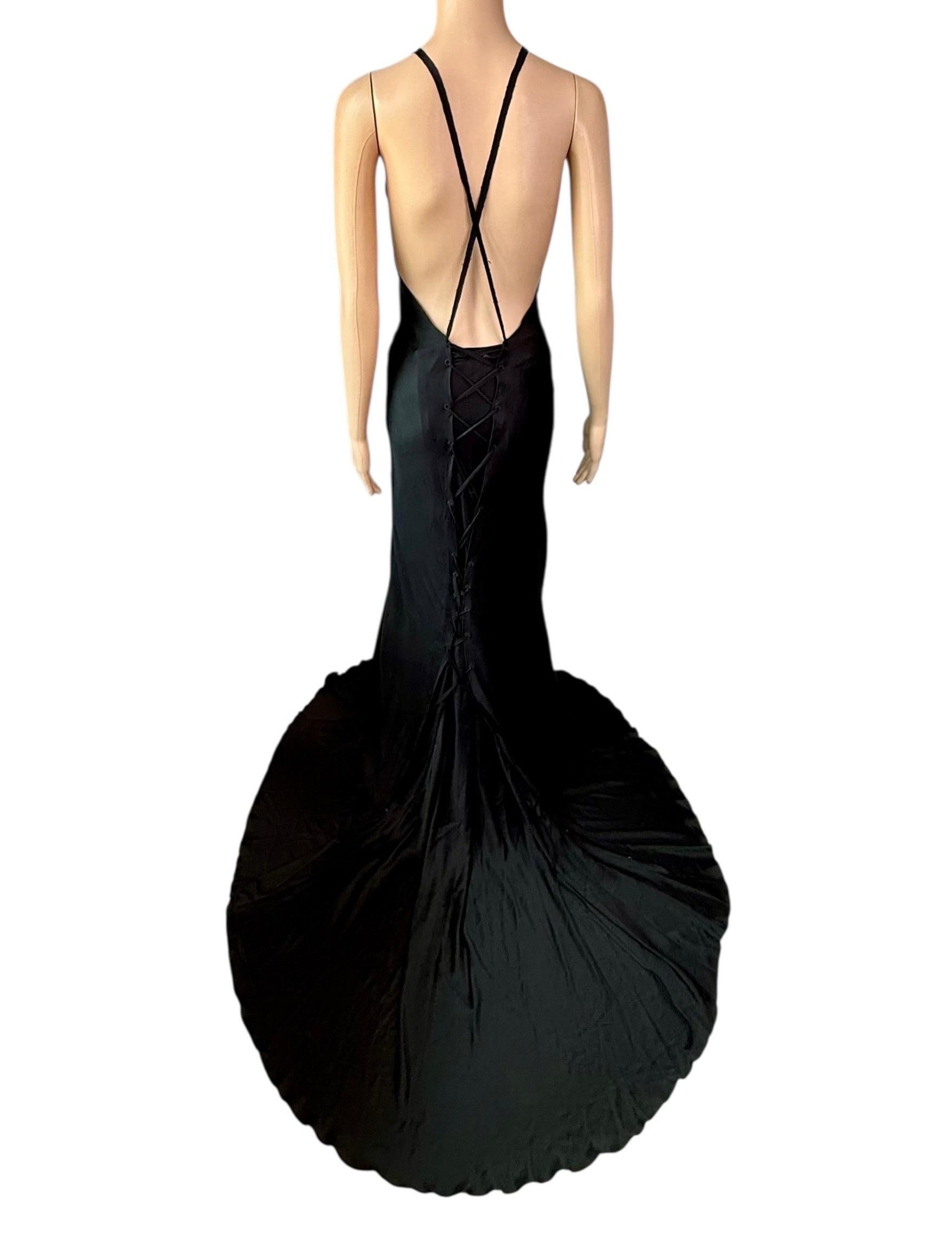 Tom Ford for Gucci F/W 2002 Runway Unworn Lace Up Train Black Silk Evening Dress (Robe de soirée en soie noire avec traîne) en vente 4