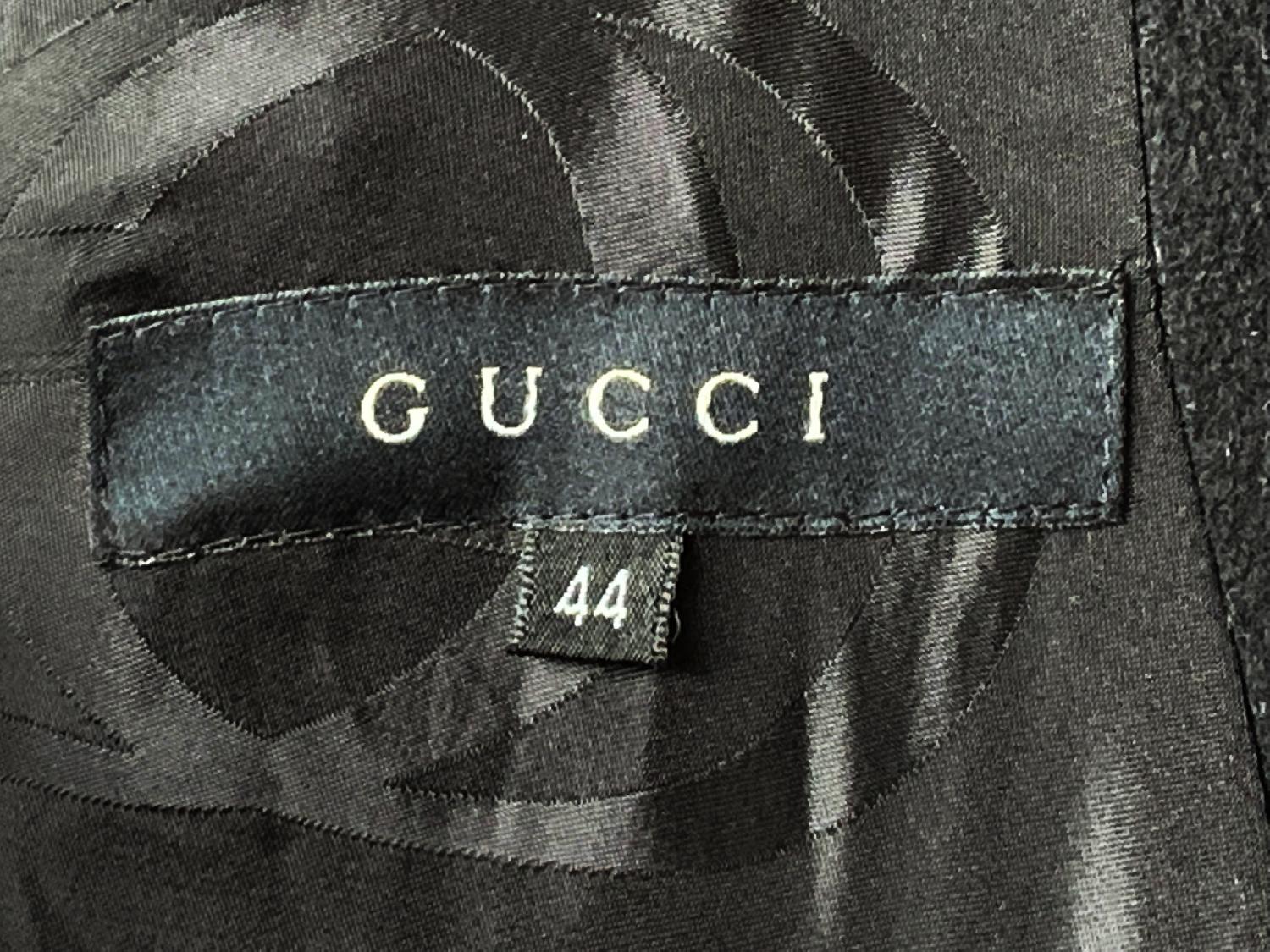 Tom Ford für Gucci F/W 2003 Schwarzer Mantel mit übergroßem Kragen aus Wolle  im Angebot 3