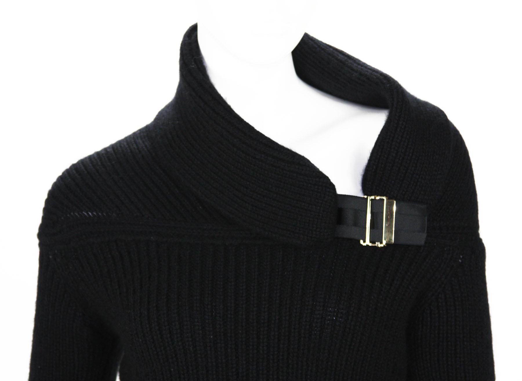 Tom Ford for Gucci F/W 2003 Collection 100% Cashmere Sweater size Small In Excellent Condition For Sale In Montgomery, TX