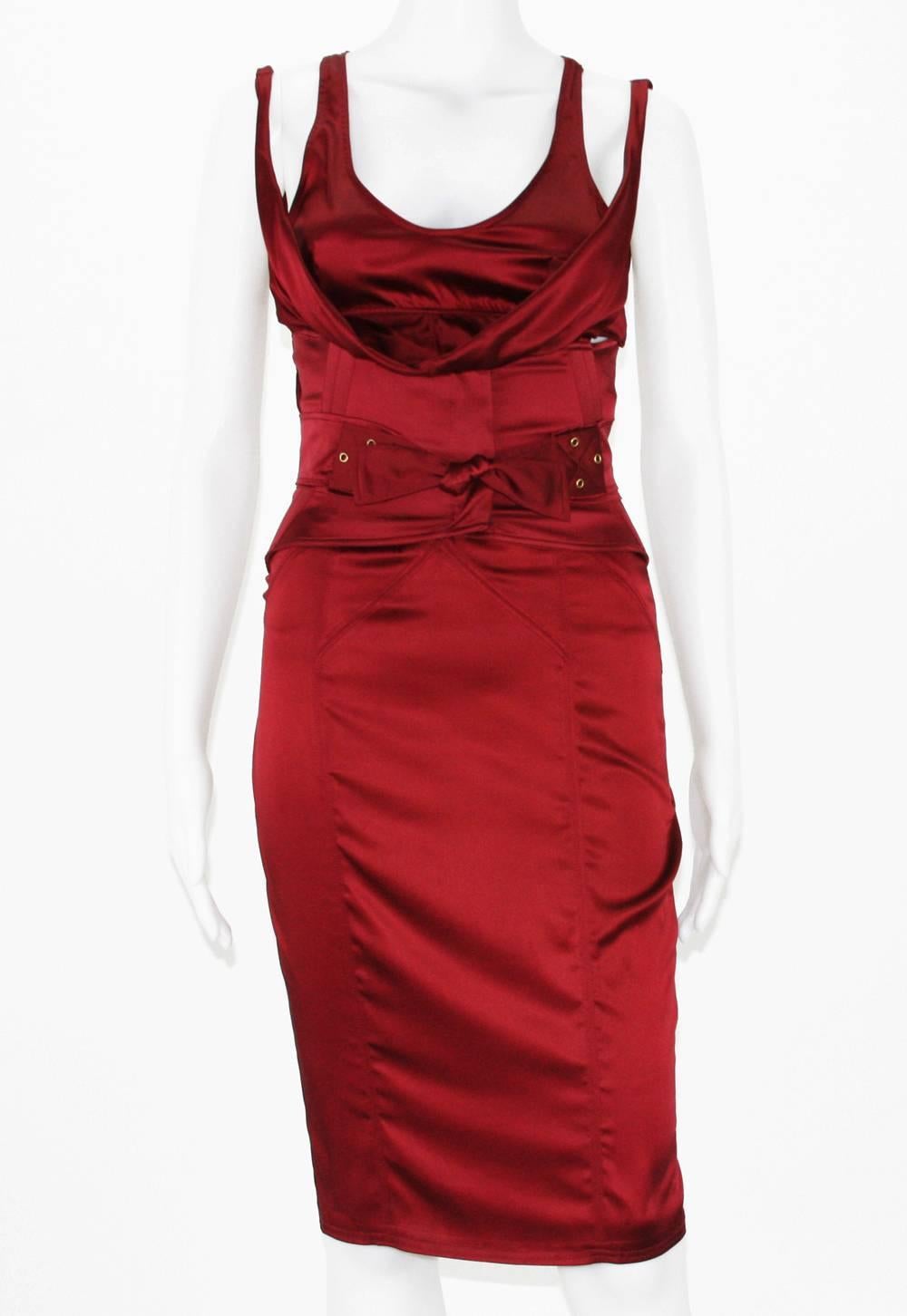 Women's Tom Ford for Gucci F/W 2003 Ruby Red Corset Belt Silk Dress It. 40 - 4 For Sale