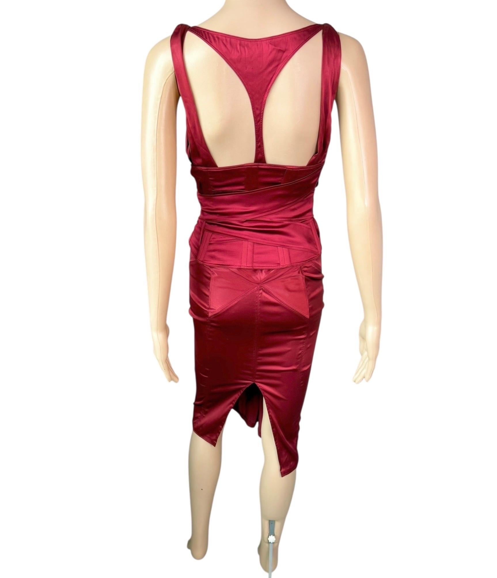 Tom Ford for Gucci F/W 2003 Runway Corset Belt Cutout Bustier Silk Red Dress For Sale 7