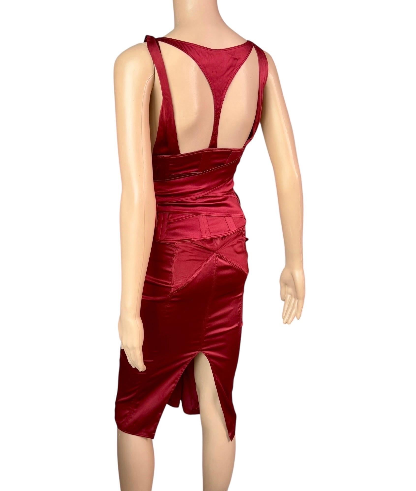 Tom Ford for Gucci F/W 2003 Runway Corset Belt Cutout Bustier Silk Red Dress For Sale 11