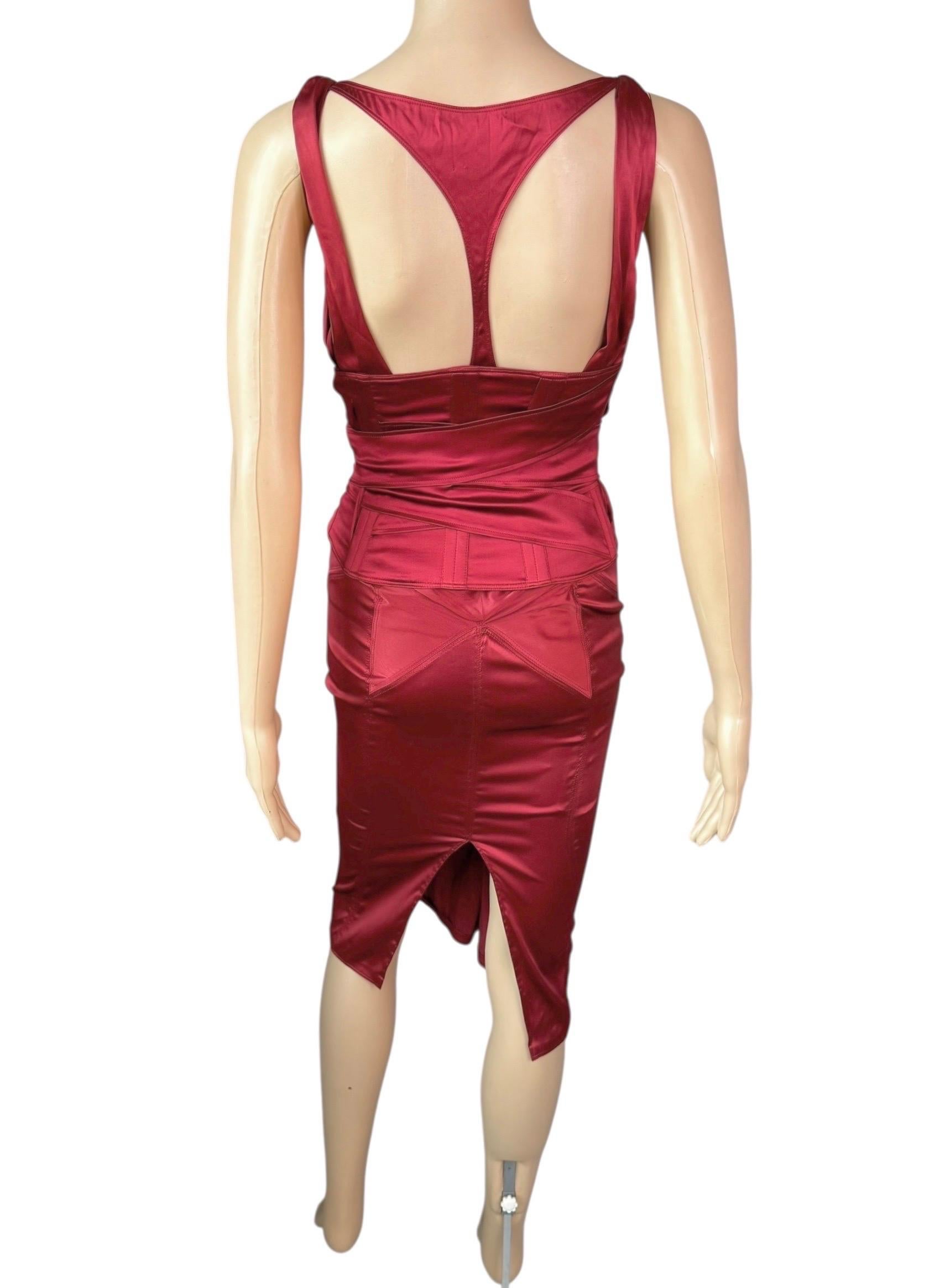 Tom Ford for Gucci F/W 2003 Runway Corset Belt Cutout Bustier Silk Red Dress In Good Condition For Sale In Naples, FL