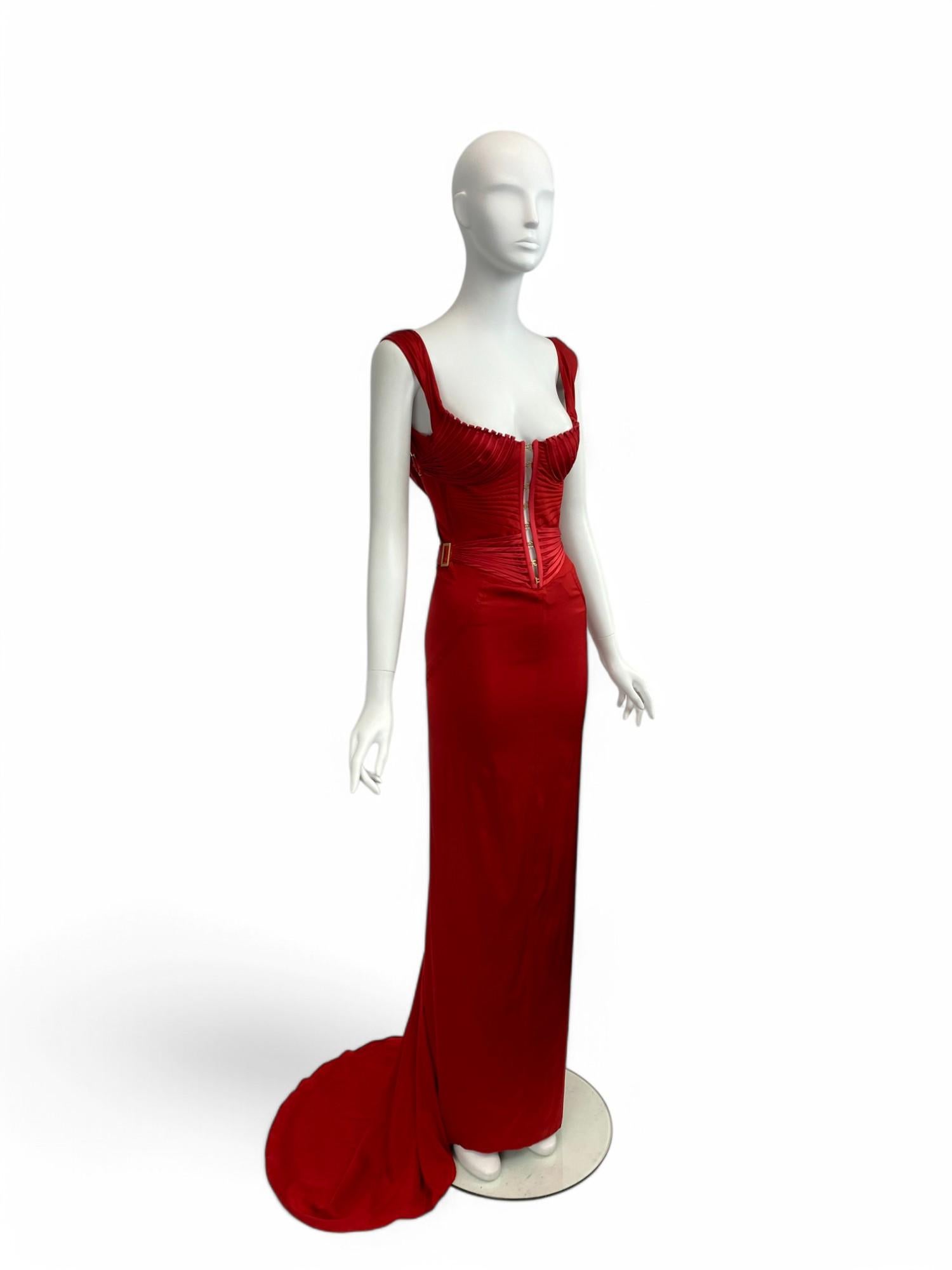 Tom Ford for Gucci F/W 2003 Runway, Red Silk Corset Gown Sz: IT 40 In Excellent Condition For Sale In West Hartford, CT
