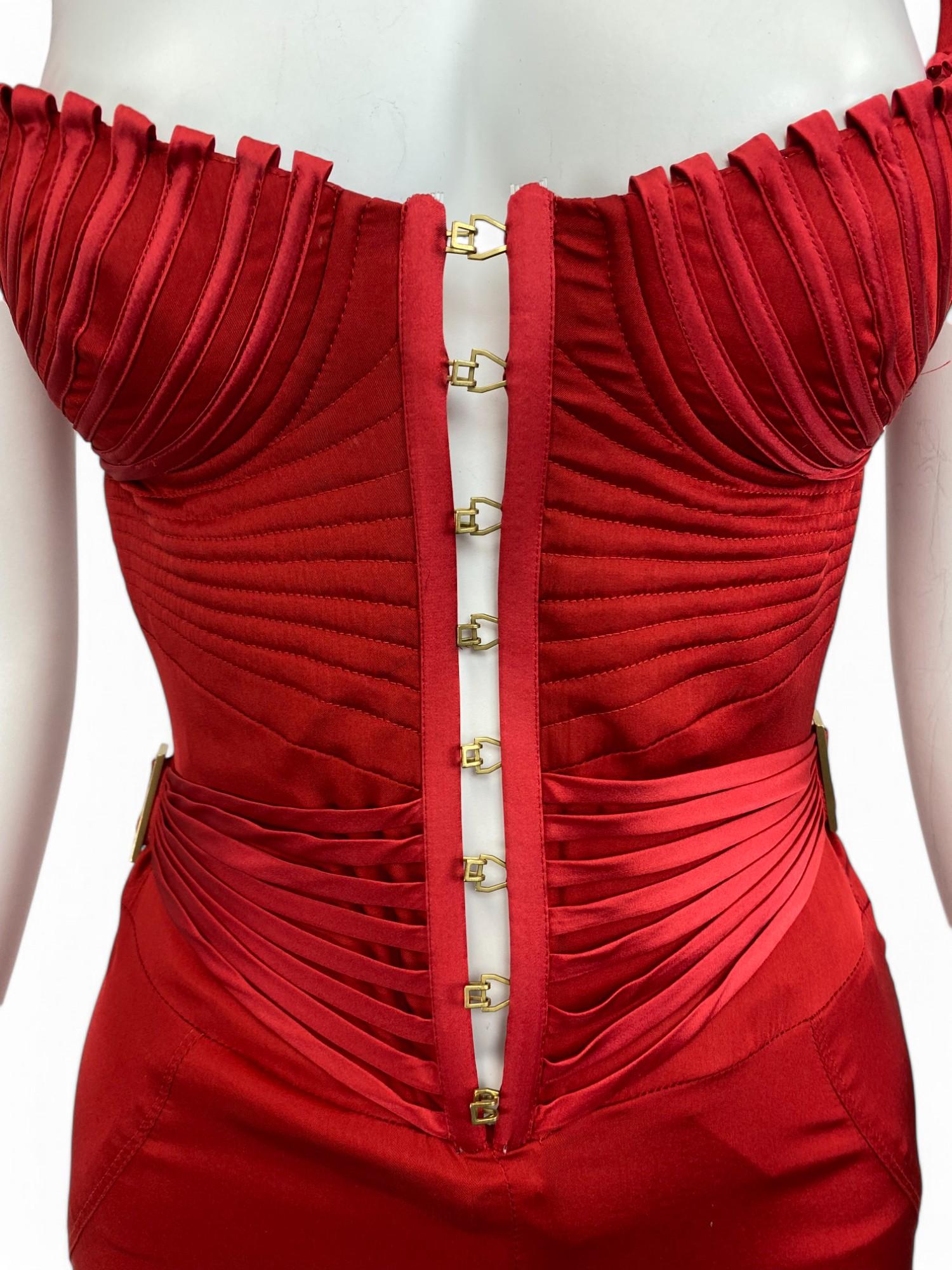Tom Ford for Gucci F/W 2003 Runway, Red Silk Corset Gown Sz: IT 40 For Sale 2