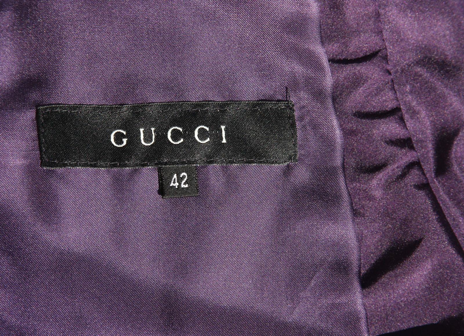 Tom Ford for Gucci F/W 2004 Runway Collection Purple Silk Taffeta Jacket 42 - 6 For Sale 2
