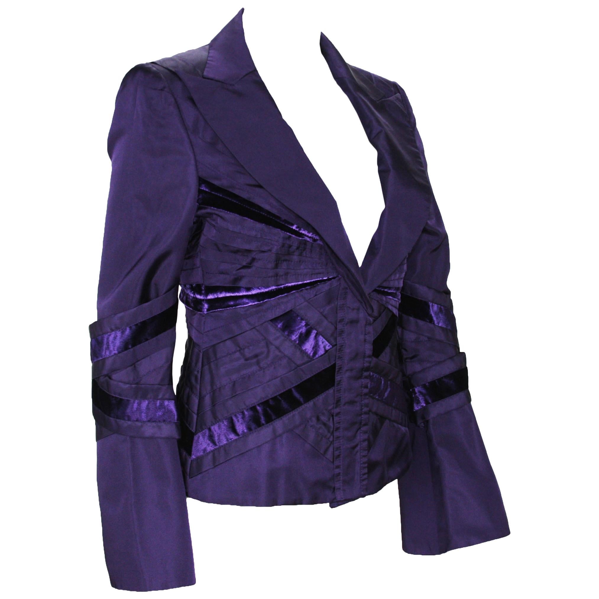 Tom Ford for Gucci F/W 2004 Runway Collection Purple Silk Taffeta Jacket 42 - 6 For Sale