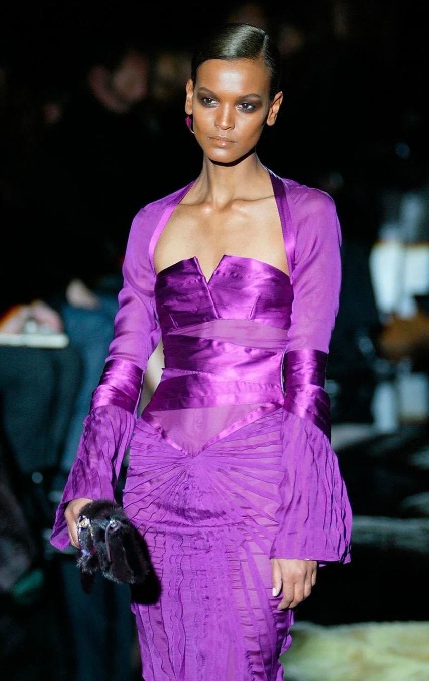 Tom Ford for Gucci, défilé A/H 2004 - Robe midi en soie plissée et bustier, non portée, non portée en vente 12