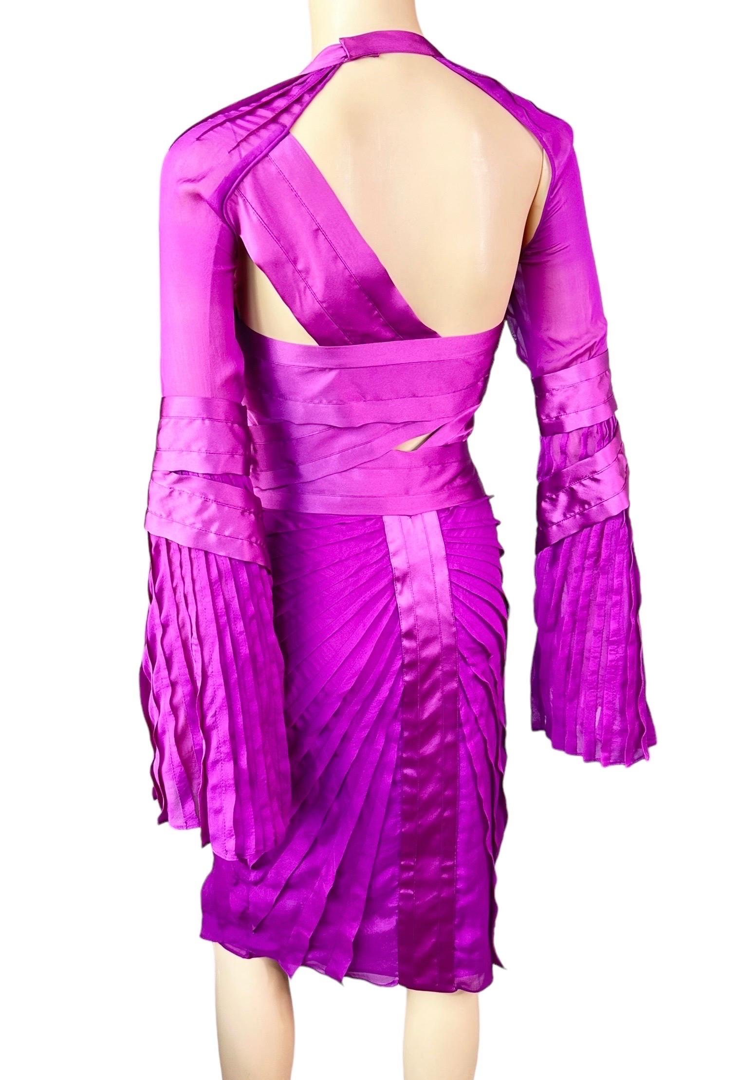 Tom Ford for Gucci, défilé A/H 2004 - Robe midi en soie plissée et bustier, non portée, non portée en vente 1