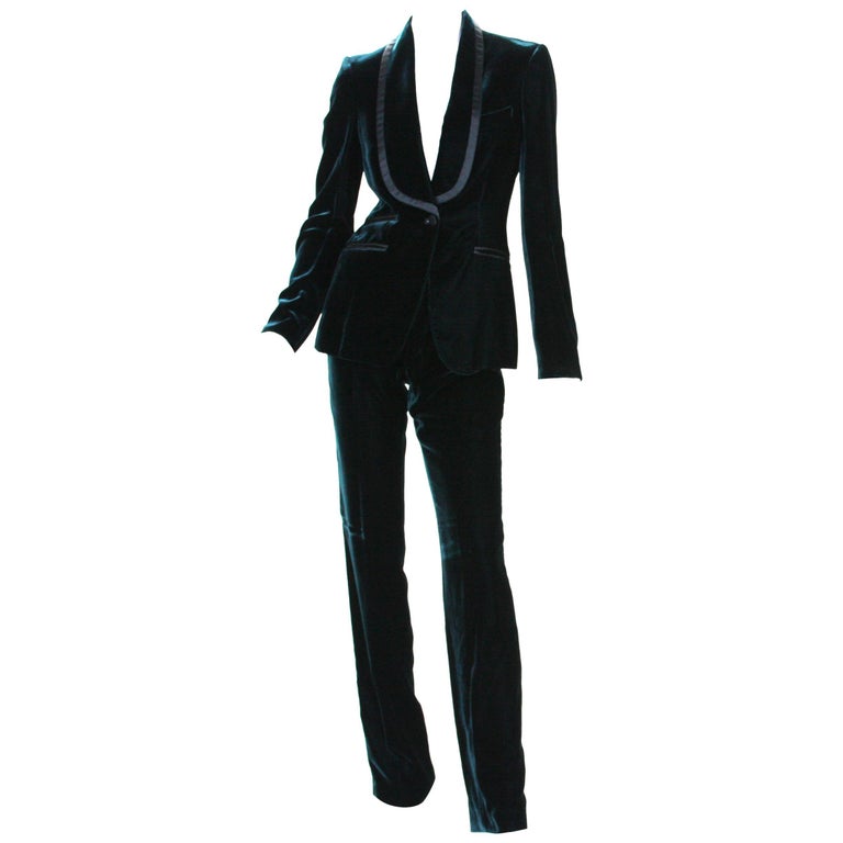 Tom Ford for Gucci F/W 2004 Runway Velvet Green Tuxedo Pant Suit It. 42 -  US 6 at 1stDibs | gucci pantsuit, shawl collar runway, green velvet pant  suit
